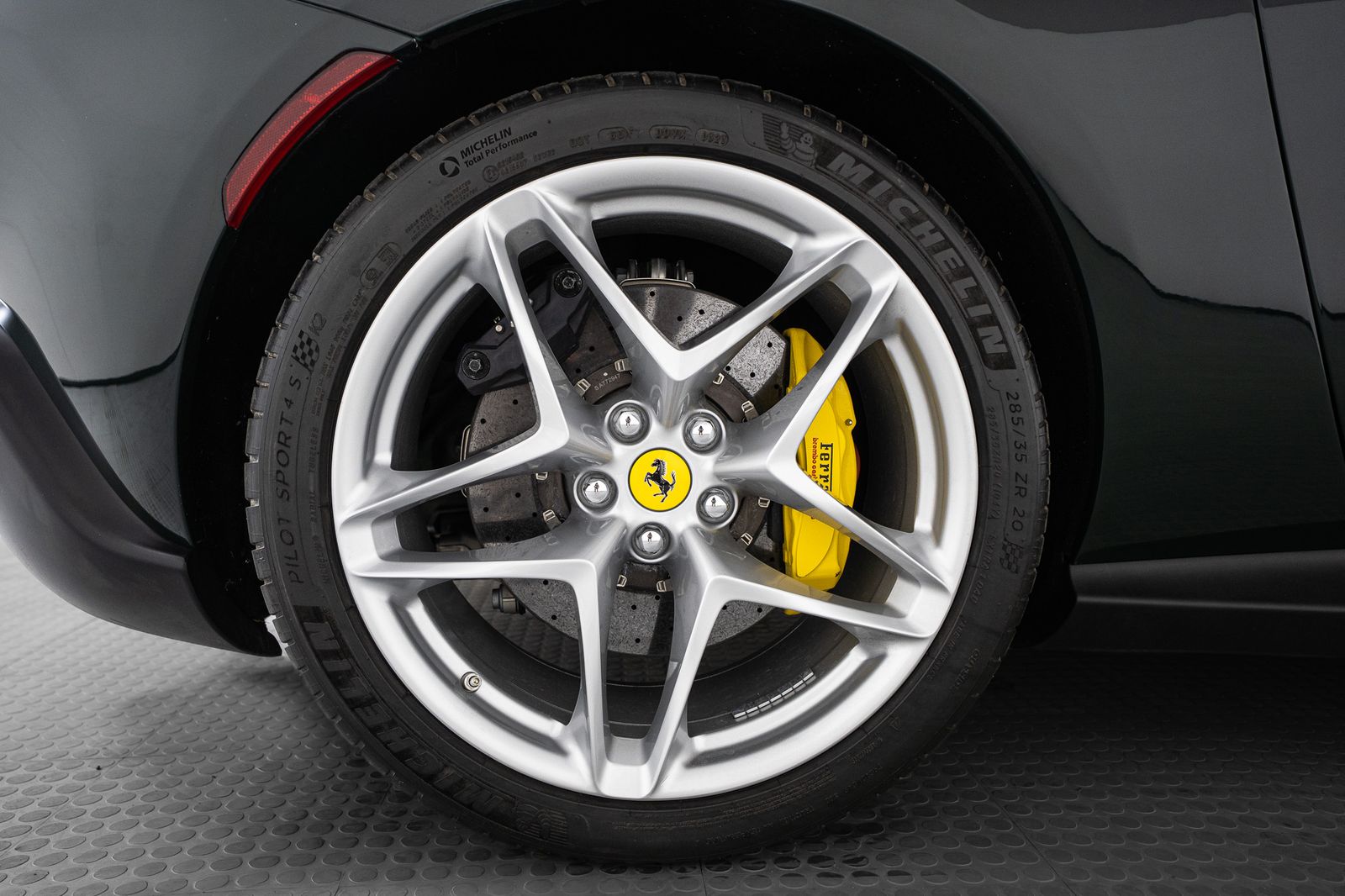 2023 Ferrari Roma — foto completa 9 de 45