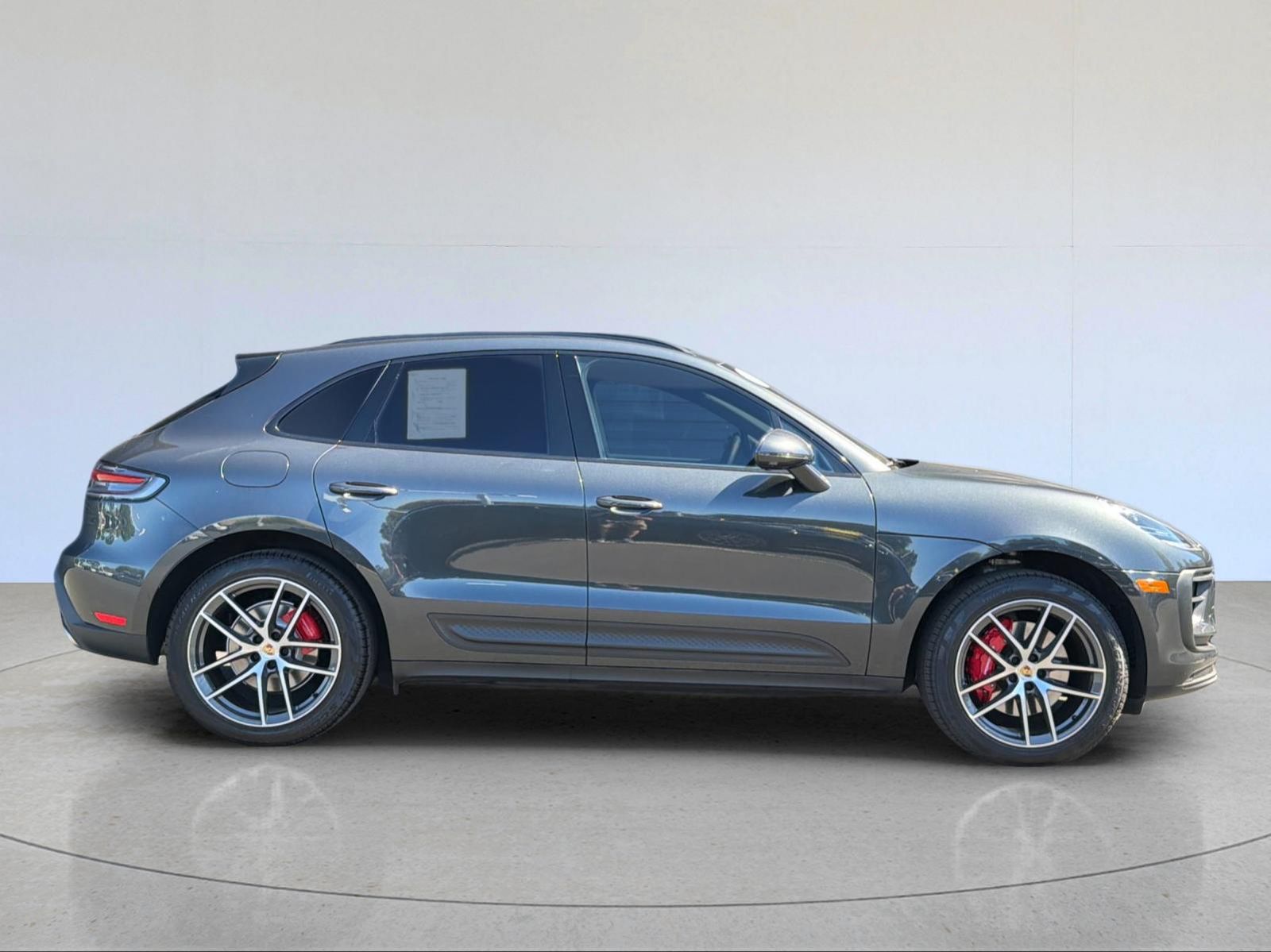 2024 Porsche Macan S — full photo 10 of 28