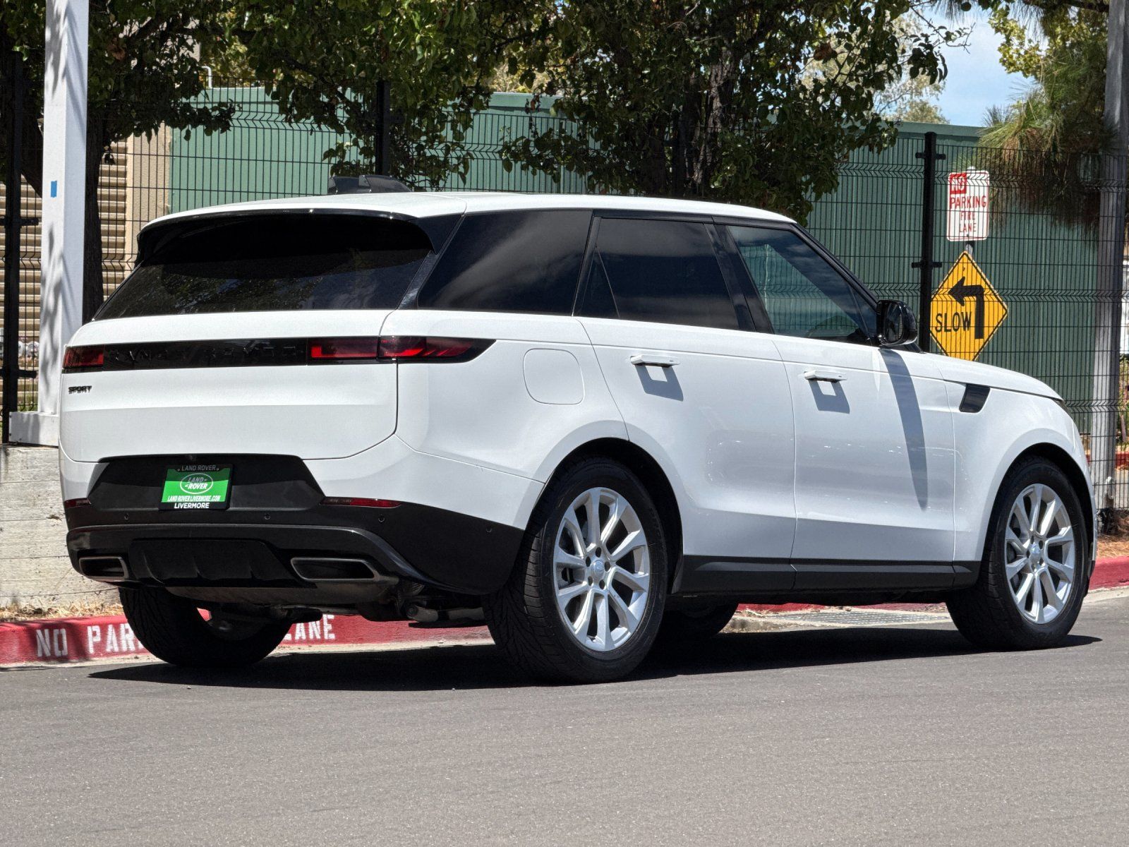 2025 Land Rover Range Rover Sport SE — full photo 5 of 29