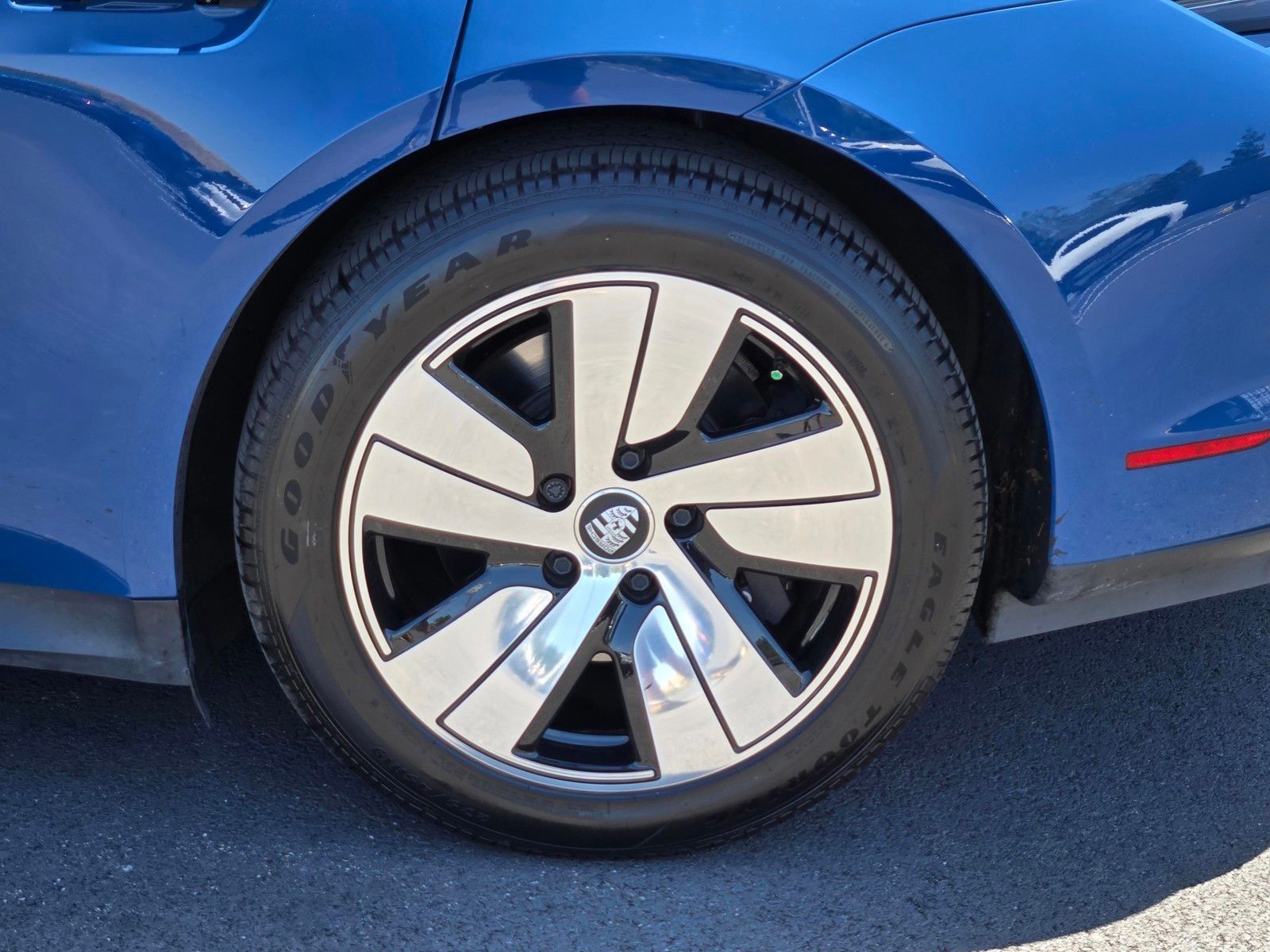 2023 Porsche Taycan Base — full photo 11 of 27