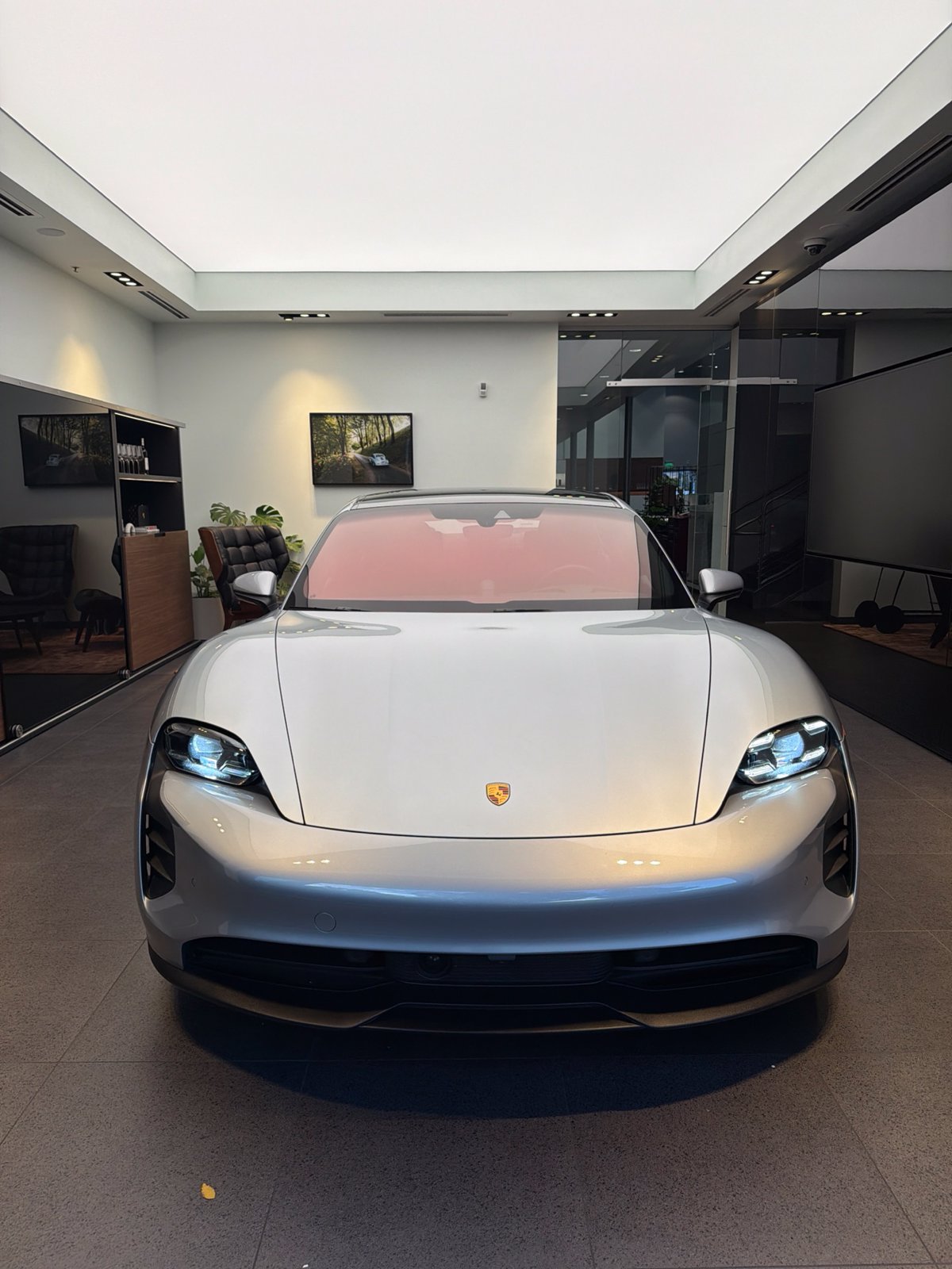 2023 Porsche Taycan GTS — full photo 1 of 8