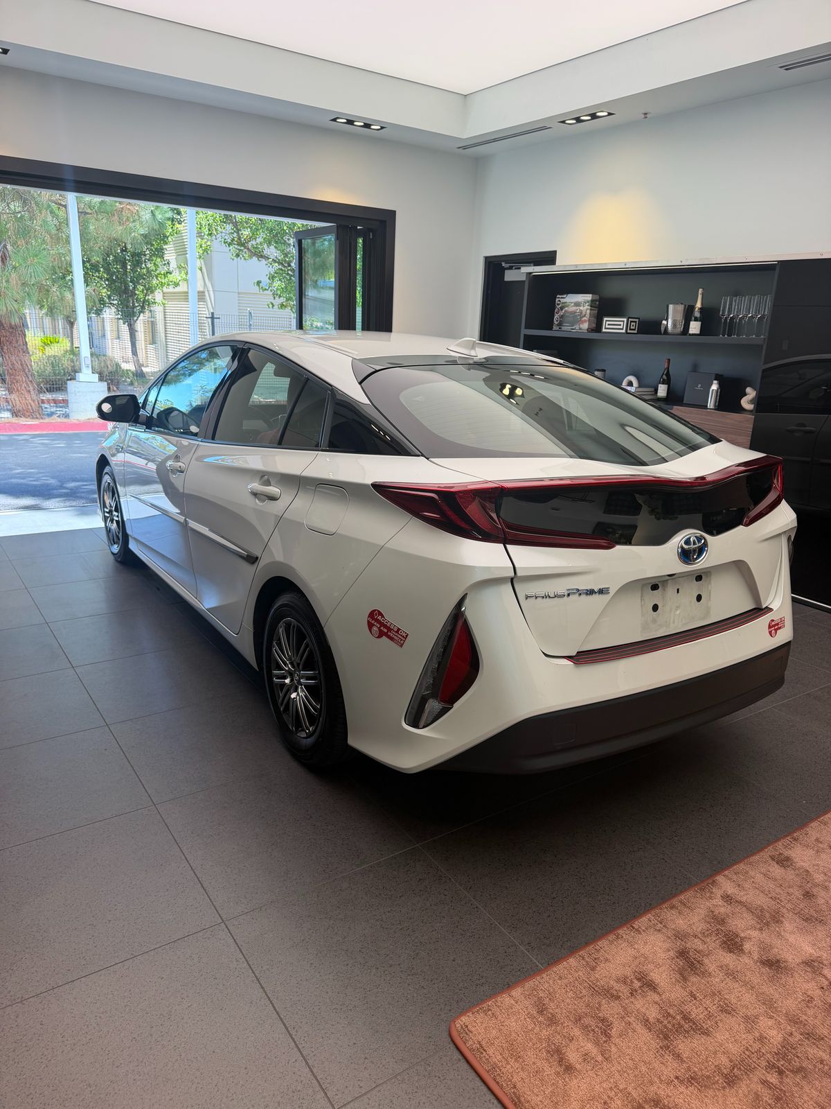 2017 Toyota Prius Prime Premium — foto completa 6 de 8
