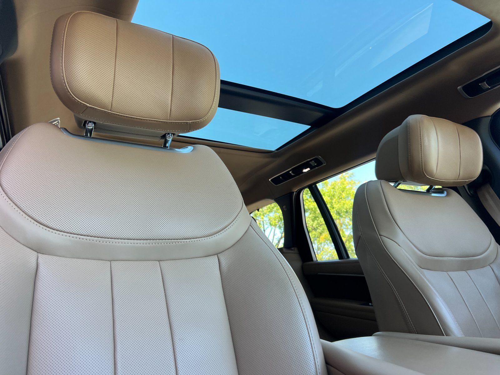 2025 Land Rover Range Rover Autobiography — foto completa 16 de 28