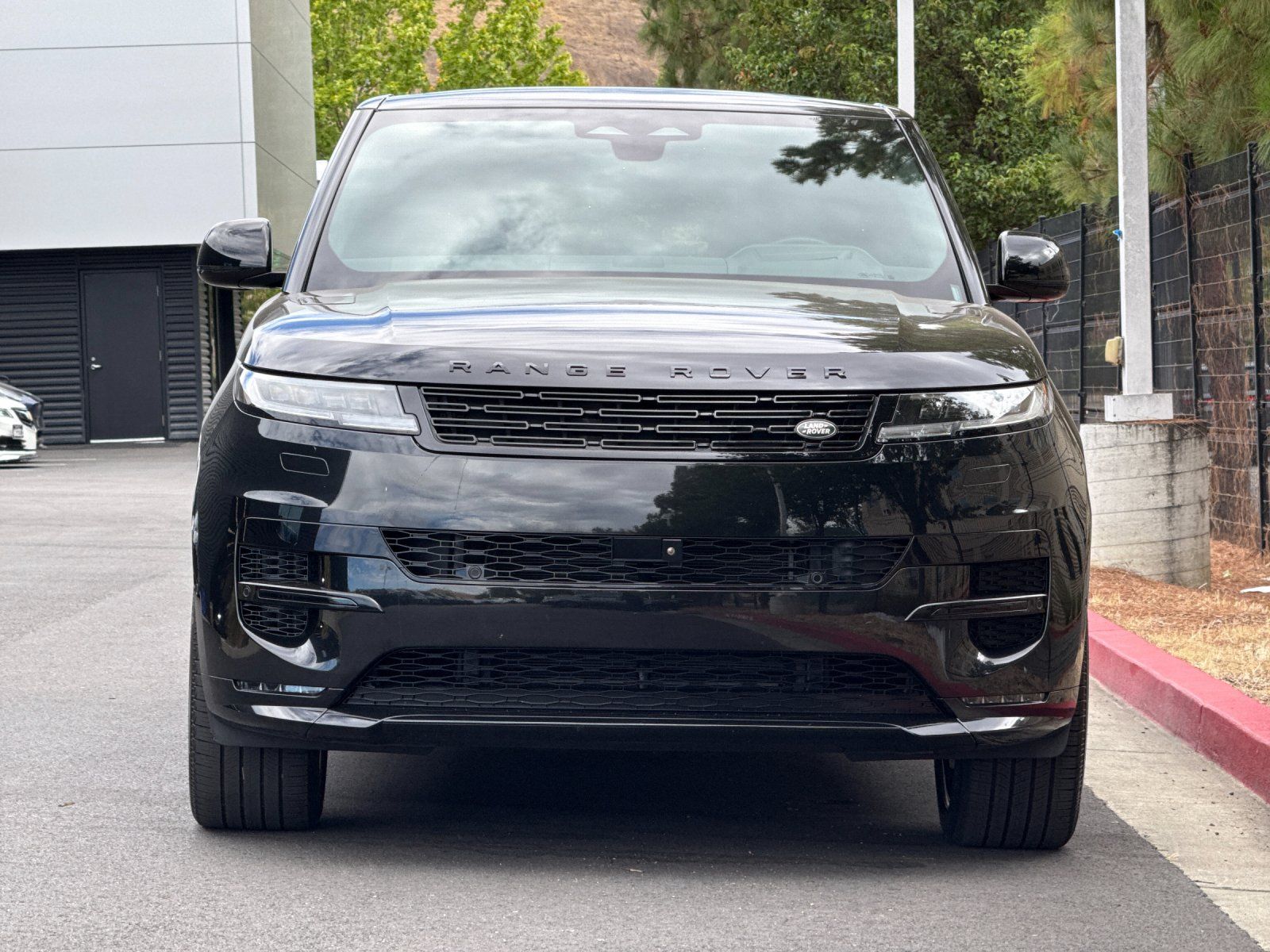 2025 Land Rover Range Rover Sport Autobiography — full photo 8 of 29