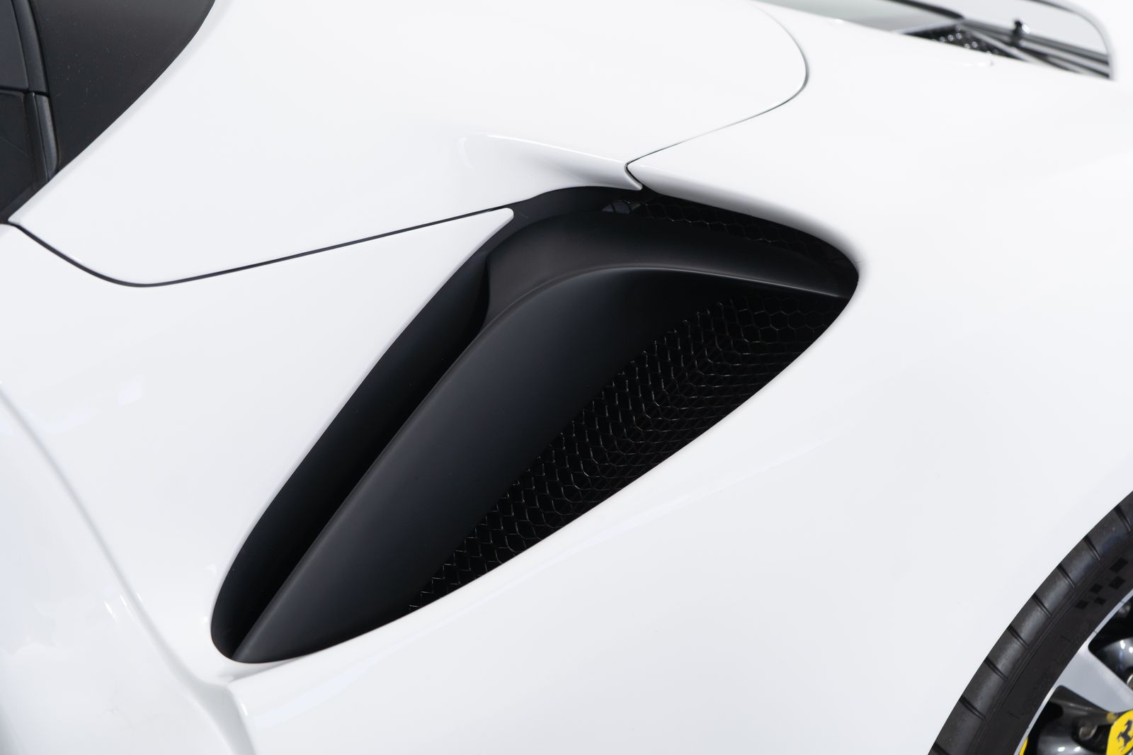 2024 Ferrari SF90 Spider — full photo 29 of 50