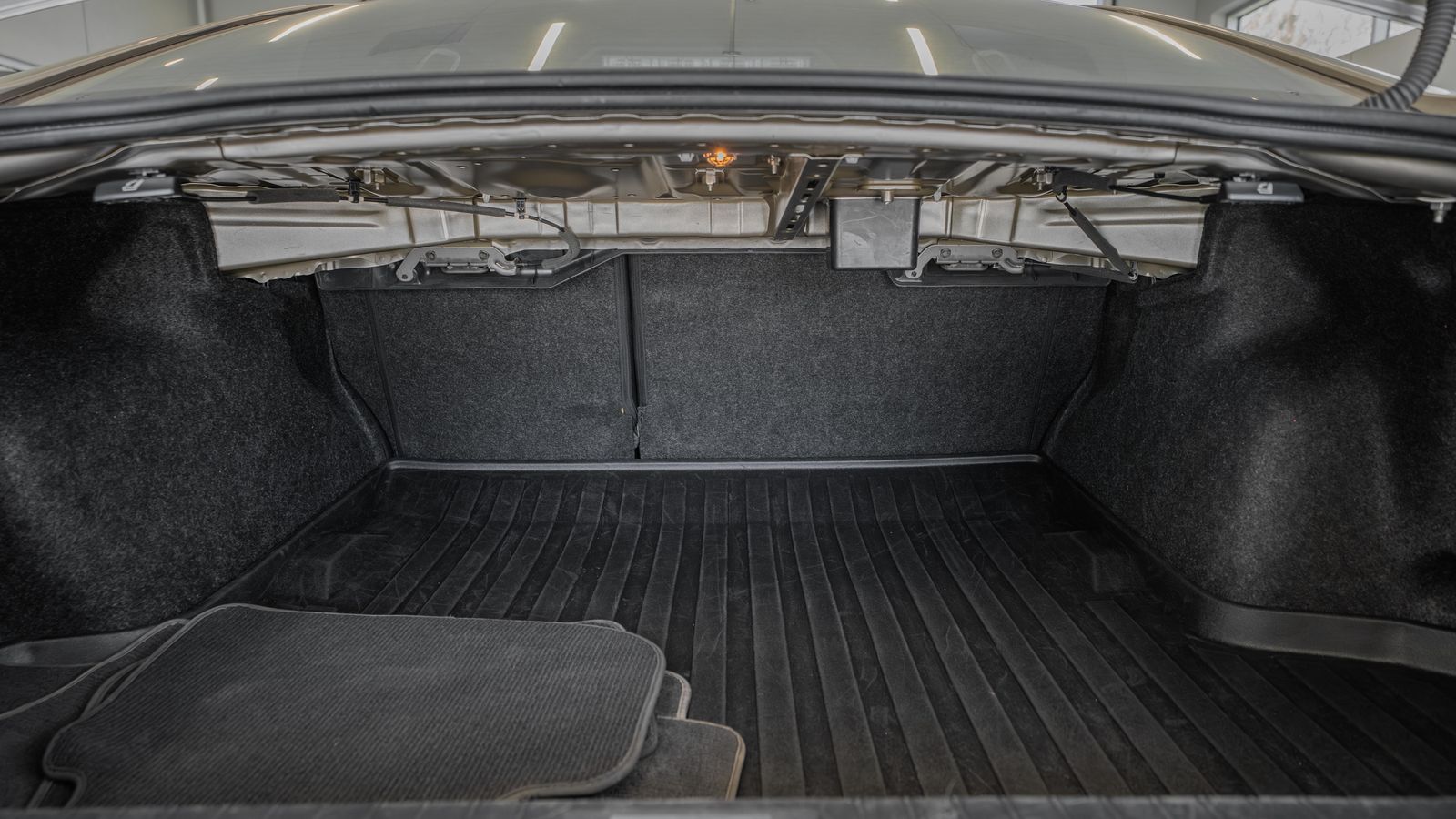 2015 Subaru Legacy 2.5i — foto completa 34 de 34