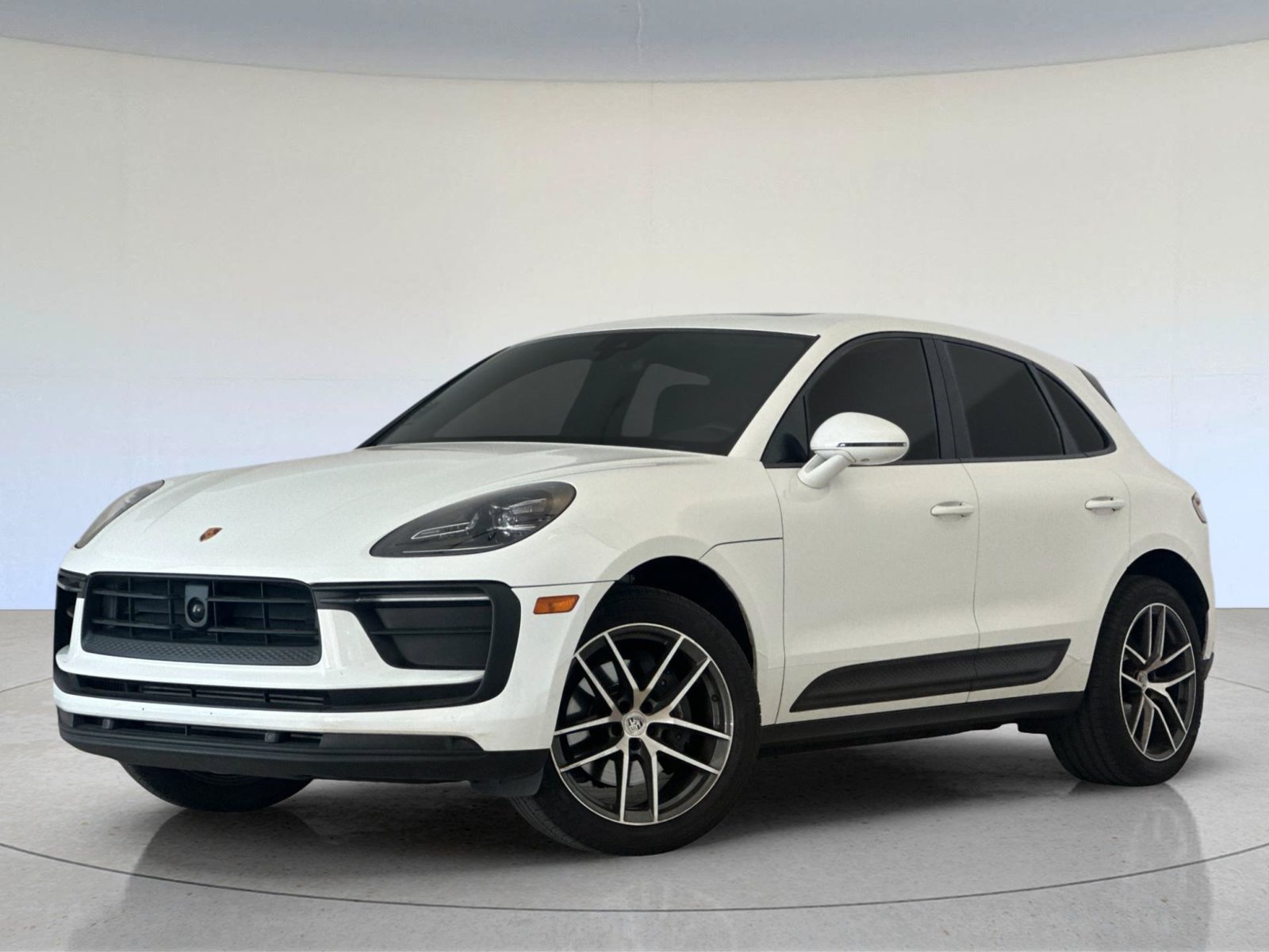 2023 Porsche Macan T — photo 1 of 27