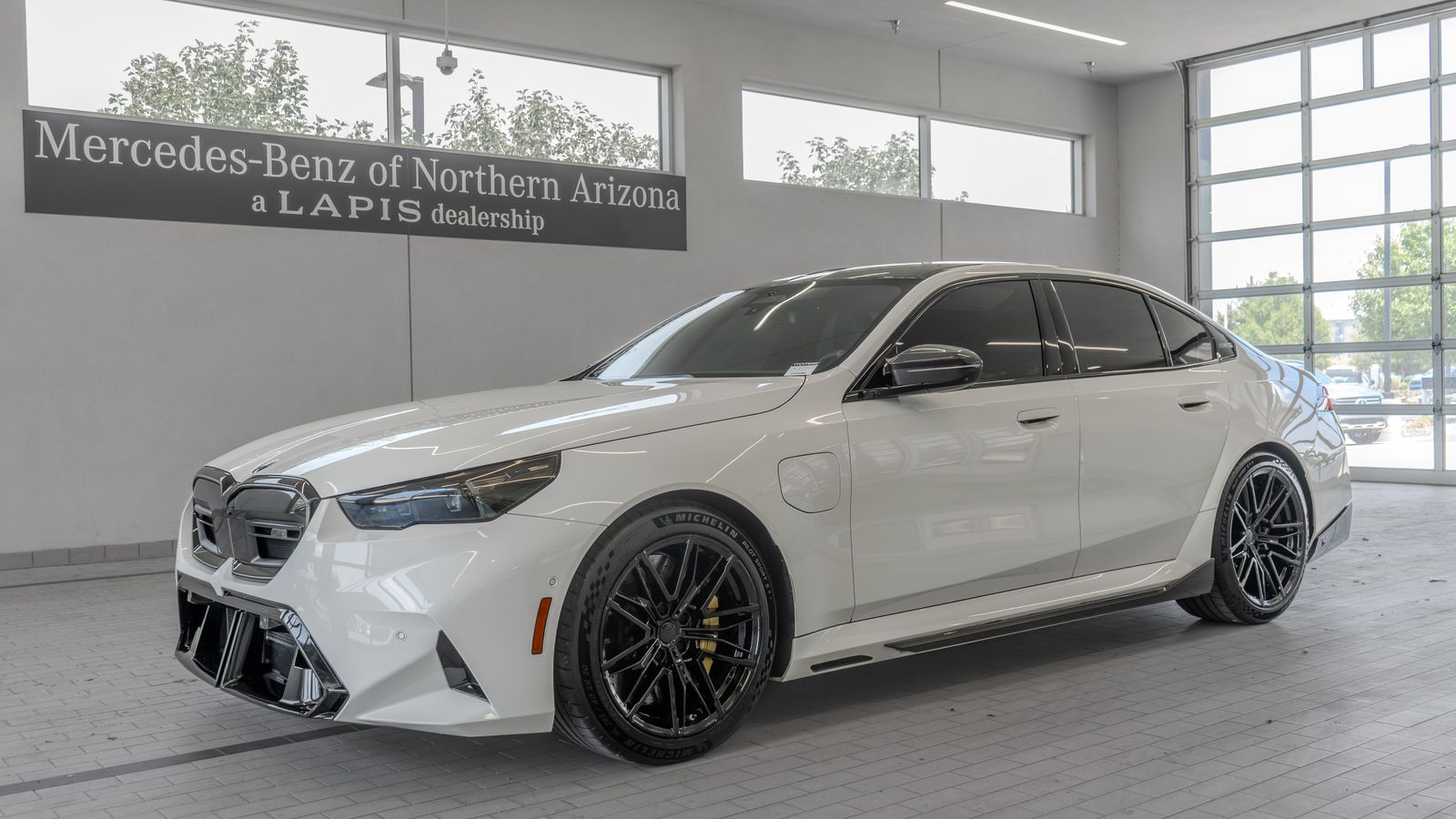 2026 BMW M5 Base — full photo 3 of 32