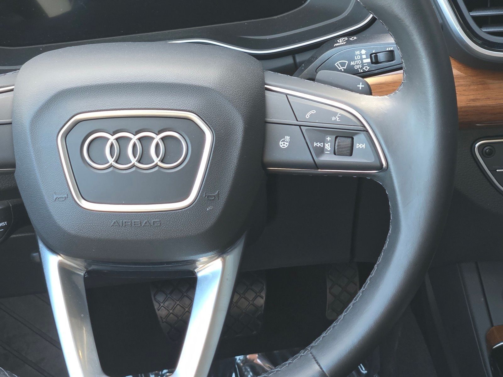2024 Audi Q5 e 55 Premium — full photo 16 of 45