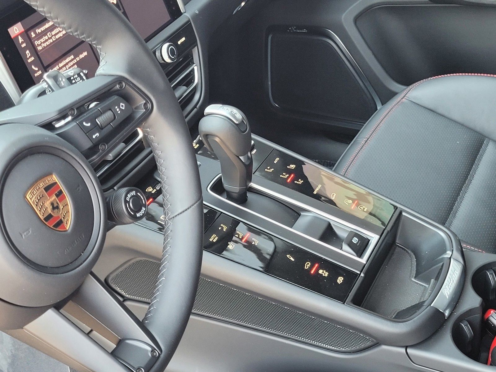 2026 Porsche Macan GTS — full photo 22 of 28