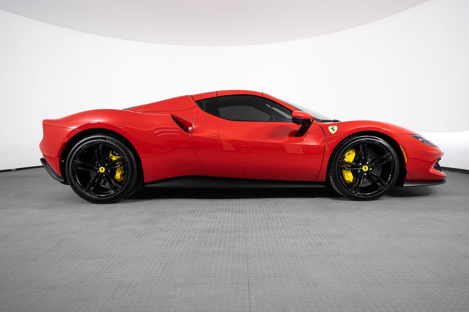2025 Ferrari 296 GTS — full photo 37 of 43