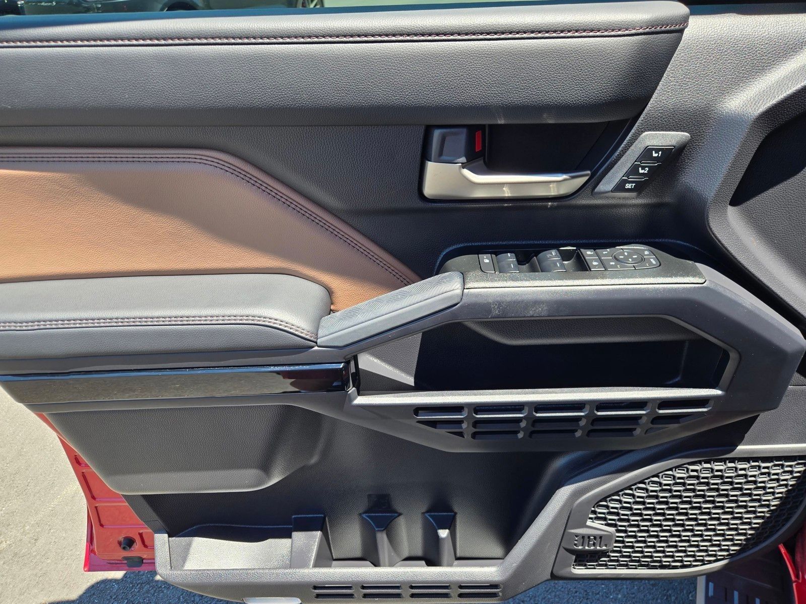 2026 Toyota 4Runner i-FORCE MAX Hybrid Limited — full photo 16 of 45
