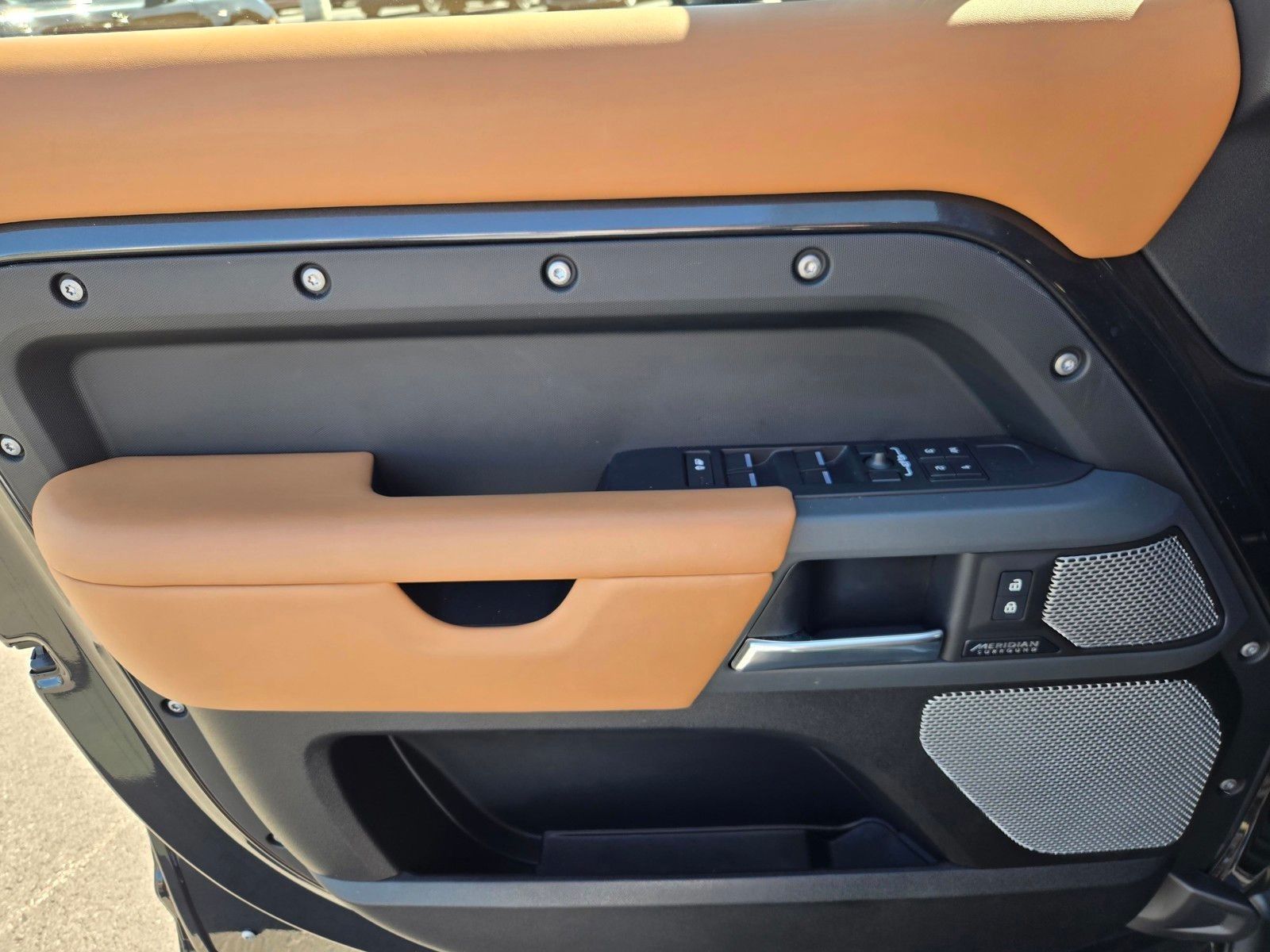 2023 Land Rover Defender 130 X — full photo 17 of 45
