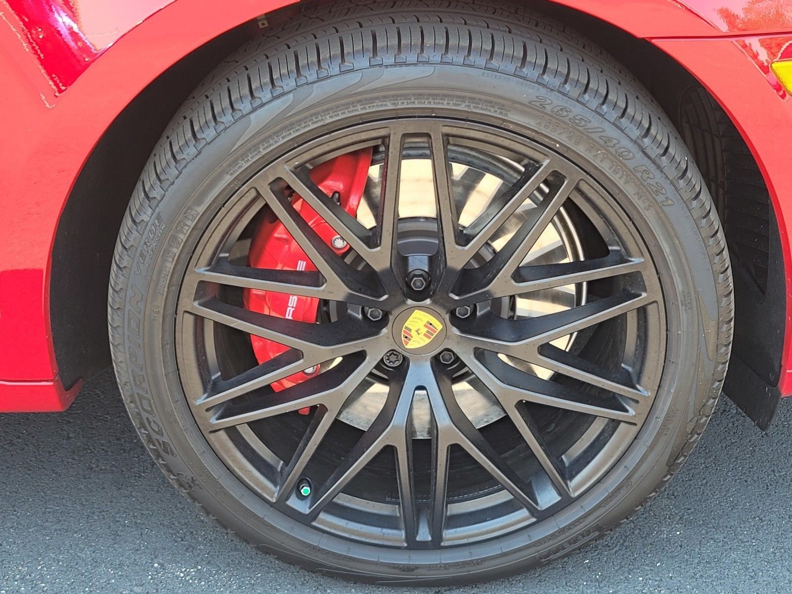 2026 Porsche Macan GTS — full photo 11 of 28