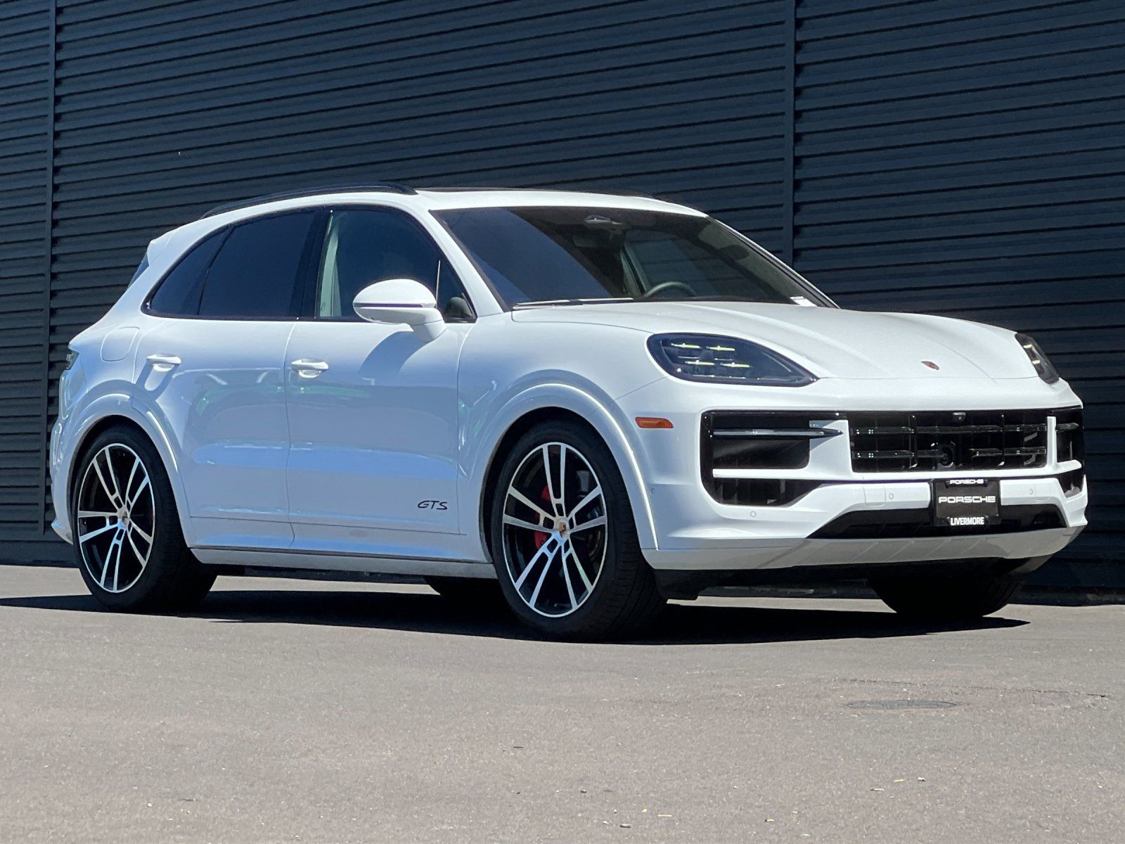 2026 Porsche Cayenne GTS — full photo 10 of 29