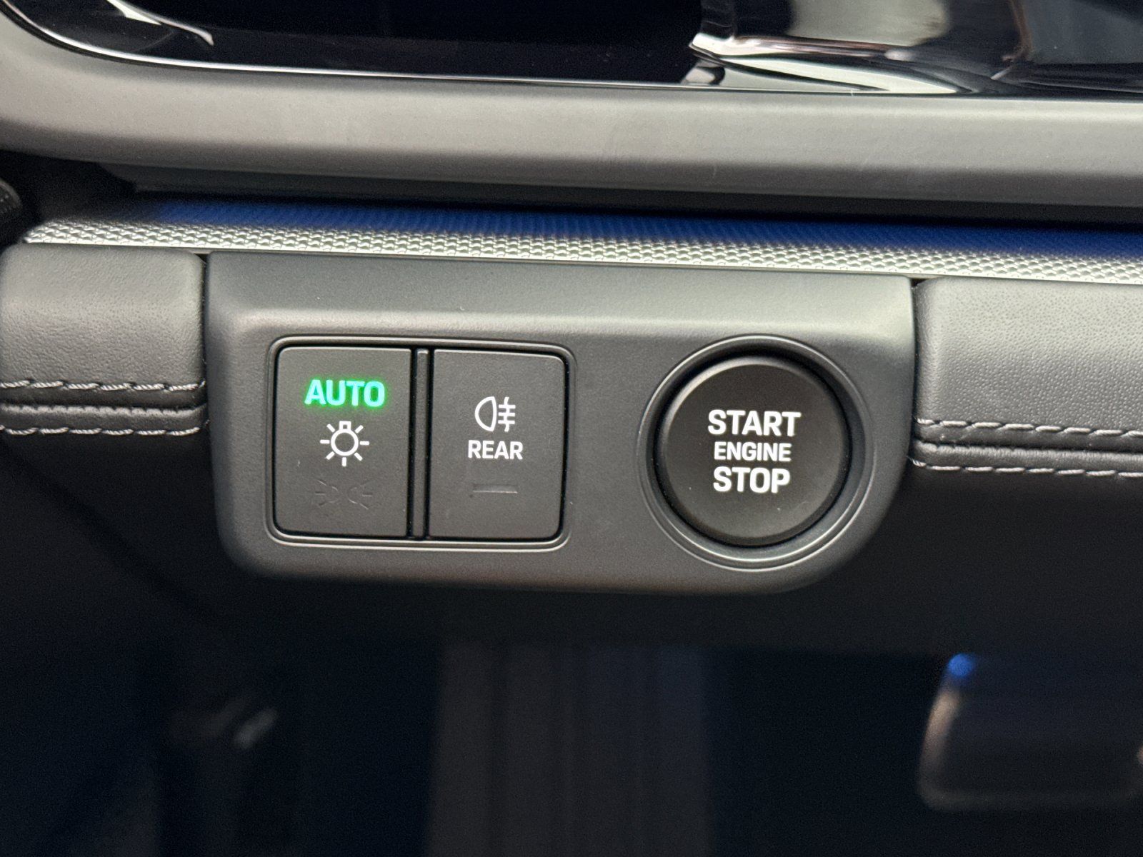 2026 Porsche Panamera E-Hybrid 4 — full photo 23 of 30