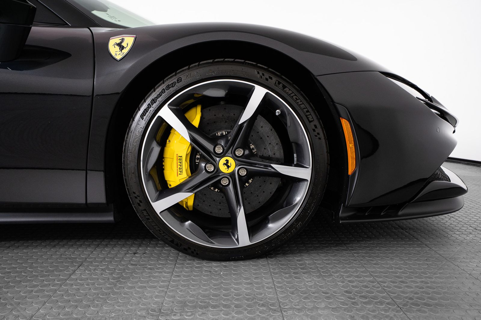 2023 Ferrari SF90 Spider — full photo 26 of 52