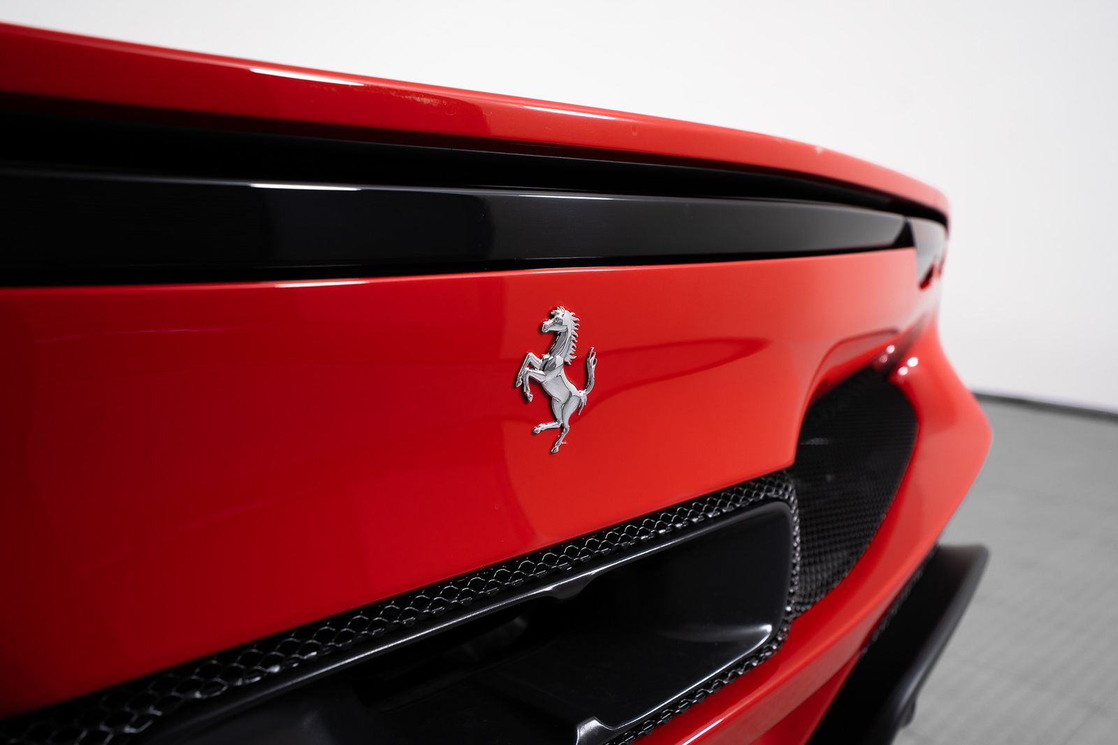 2025 Ferrari 296 GTB — foto completa 22 de 51