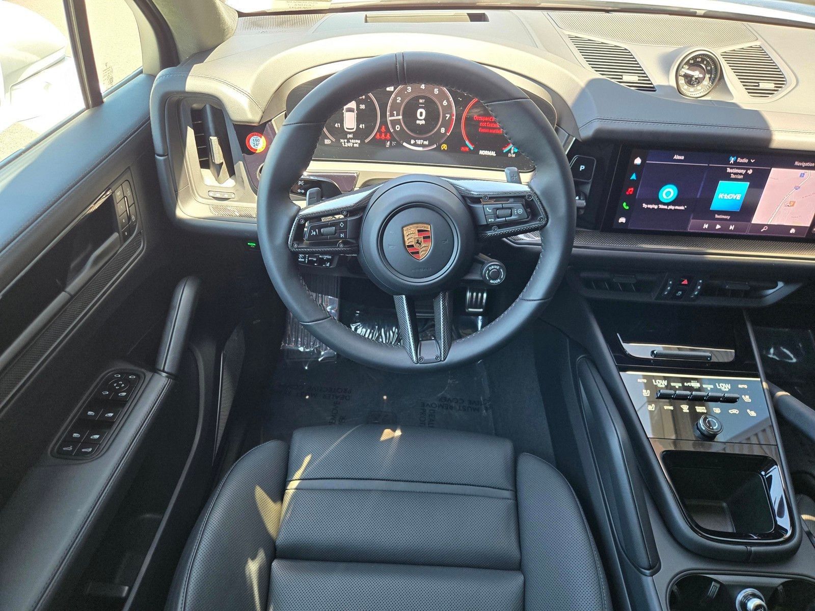 2026 Porsche Cayenne GTS — full photo 16 of 27