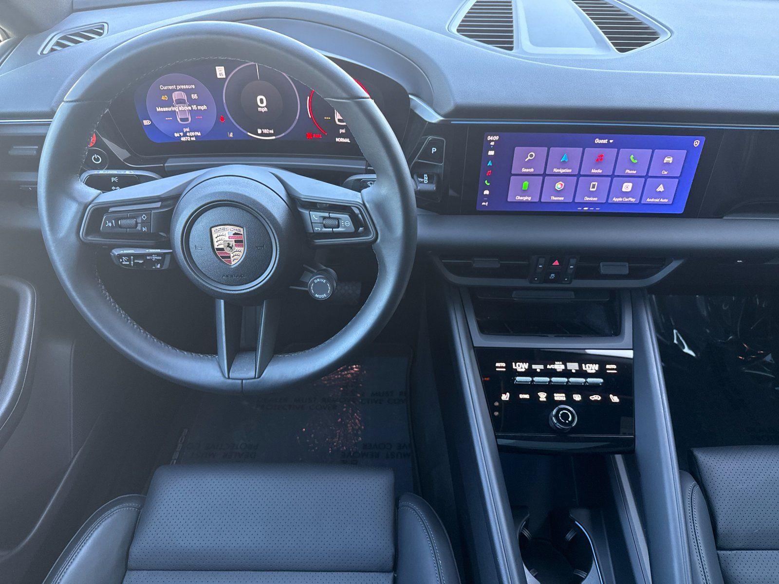 2025 Porsche Macan Electric 4 — full photo 14 of 28