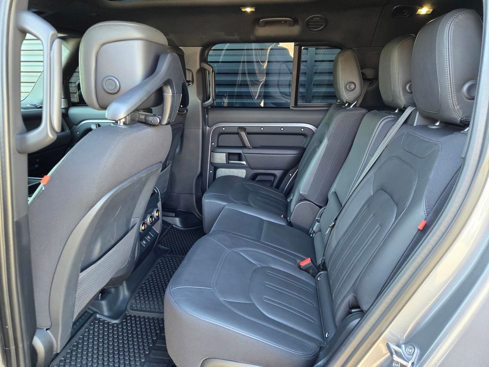 2024 Land Rover Defender 130 X — full photo 10 of 45
