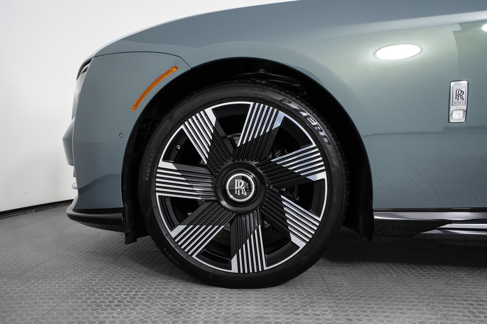 2024 Rolls-Royce Spectre — full photo 14 of 54