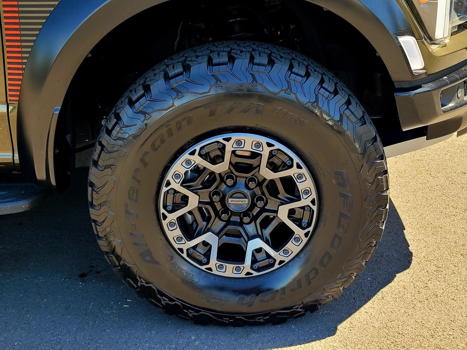 2024 Ford F-150 Raptor — full photo 11 of 46