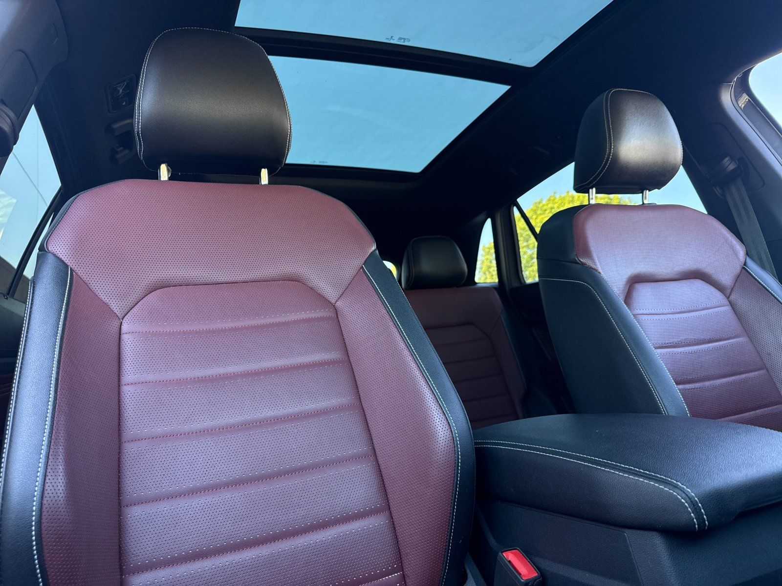2021 Volkswagen Atlas Cross Sport 3.6L V6 SEL Premium R-Line — full photo 17 of 28