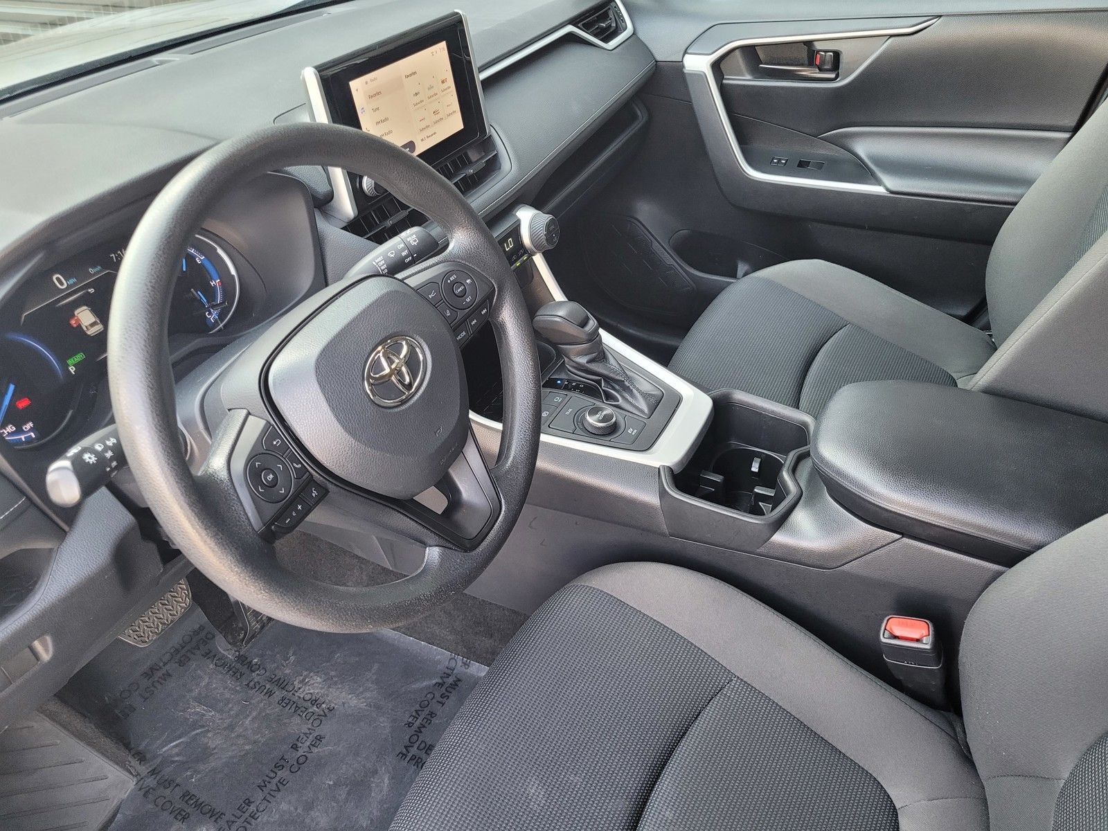 2023 Toyota RAV4 Hybrid LE — foto completa 19 de 45