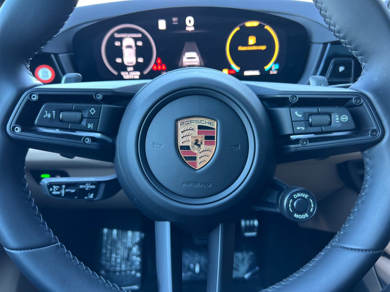 2026 Porsche Cayenne GTS — full photo 24 of 29