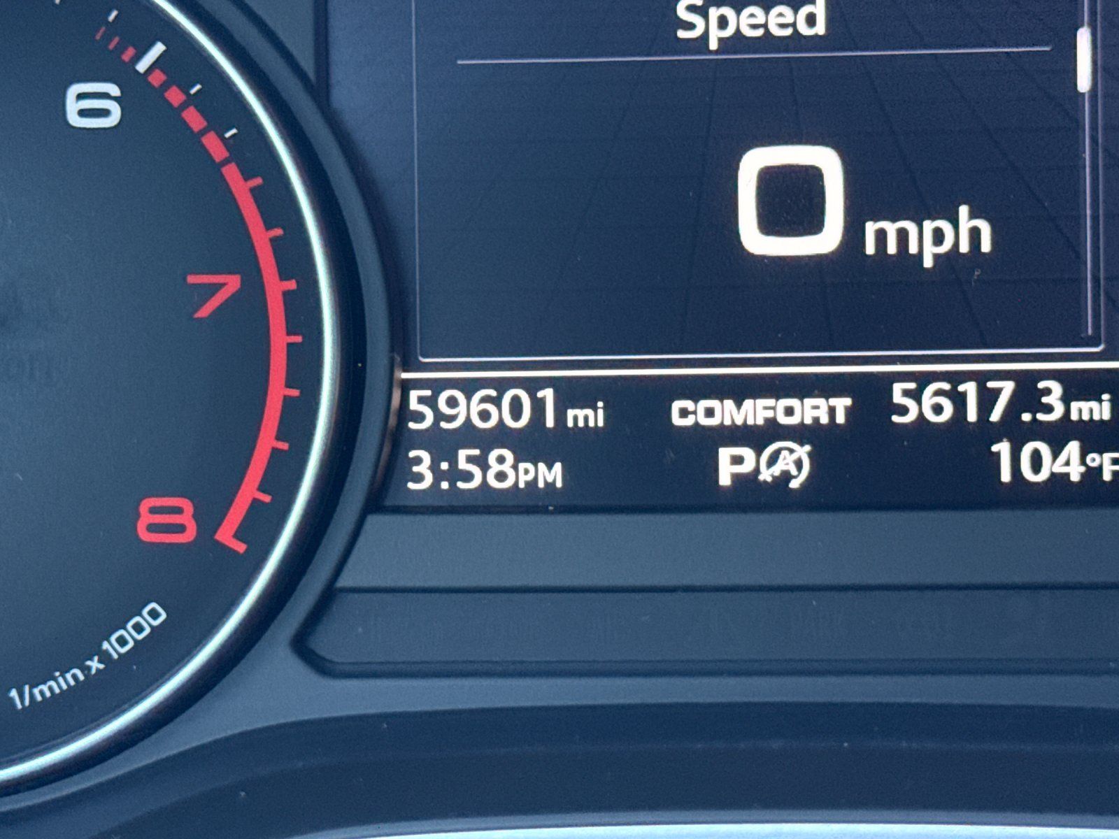 2018 Audi A4 2.0T Premium — foto completa 25 de 26