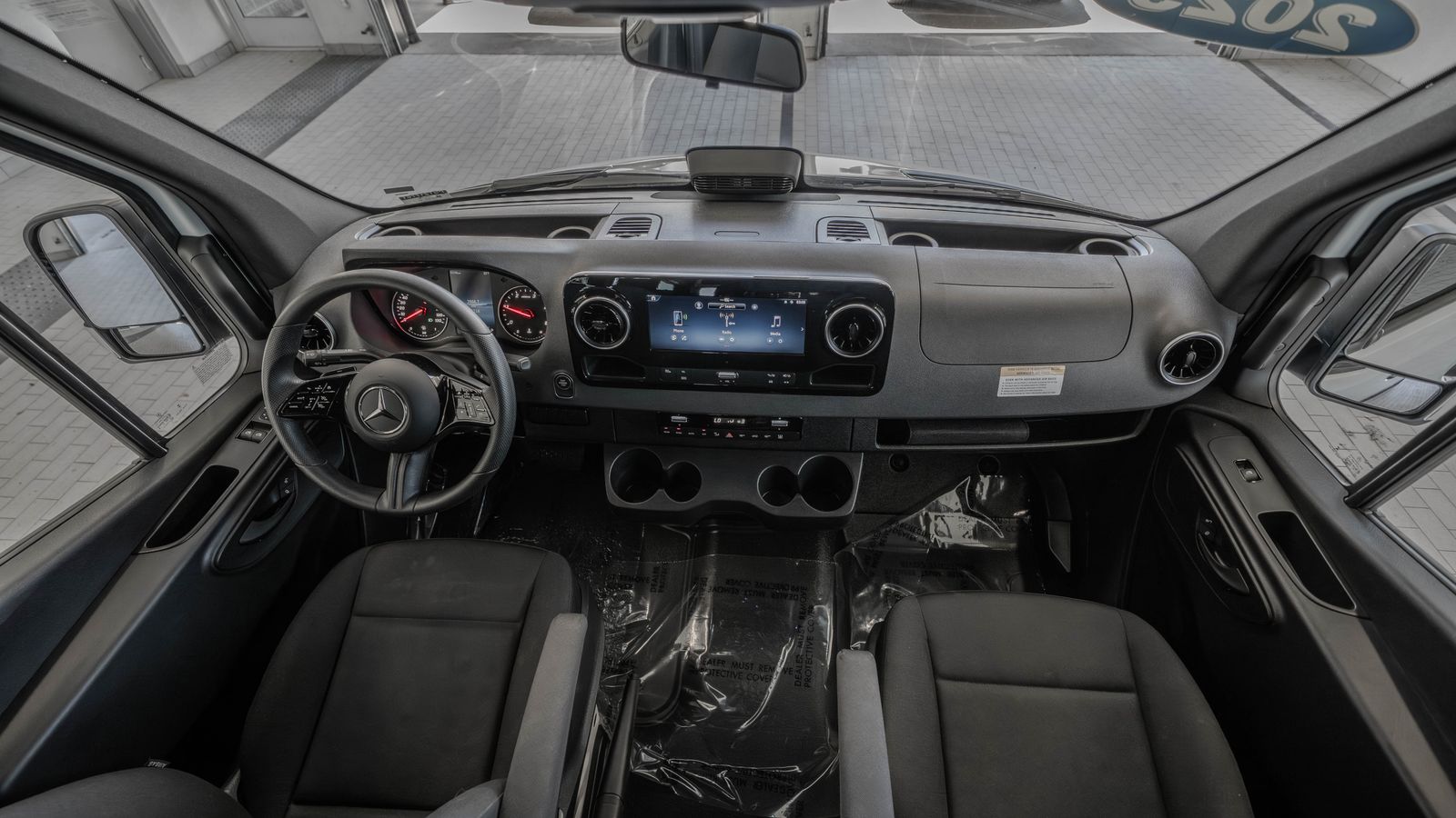 2025 Mercedes-Benz Sprinter 2500 Passenger 170 WB — full photo 8 of 35