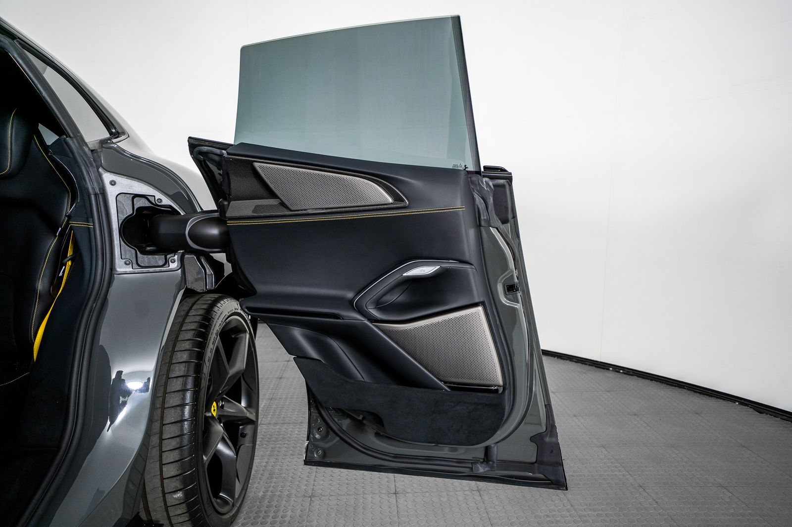 2025 Ferrari Purosangue — full photo 54 of 66
