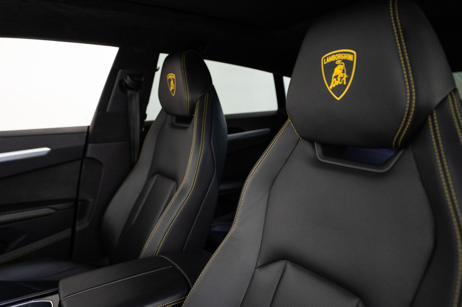 2020 Lamborghini Urus Base — full photo 21 of 53