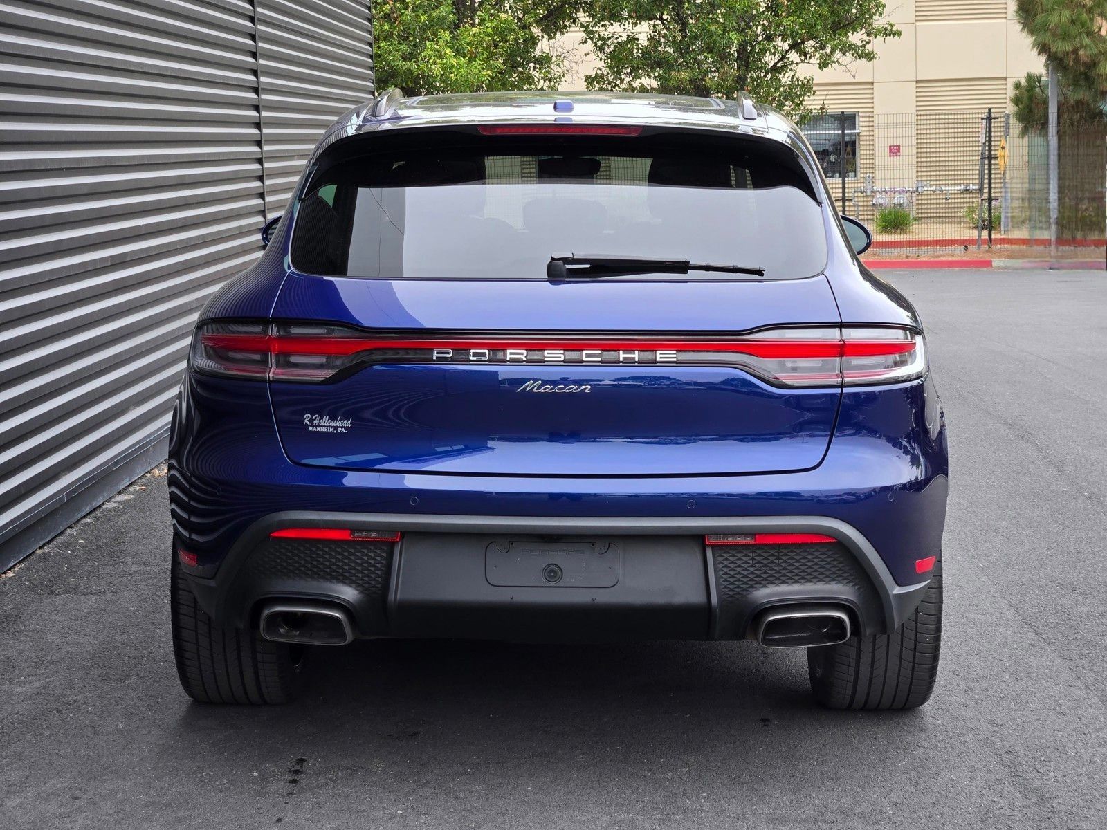 2024 Porsche Macan Base — full photo 6 of 27
