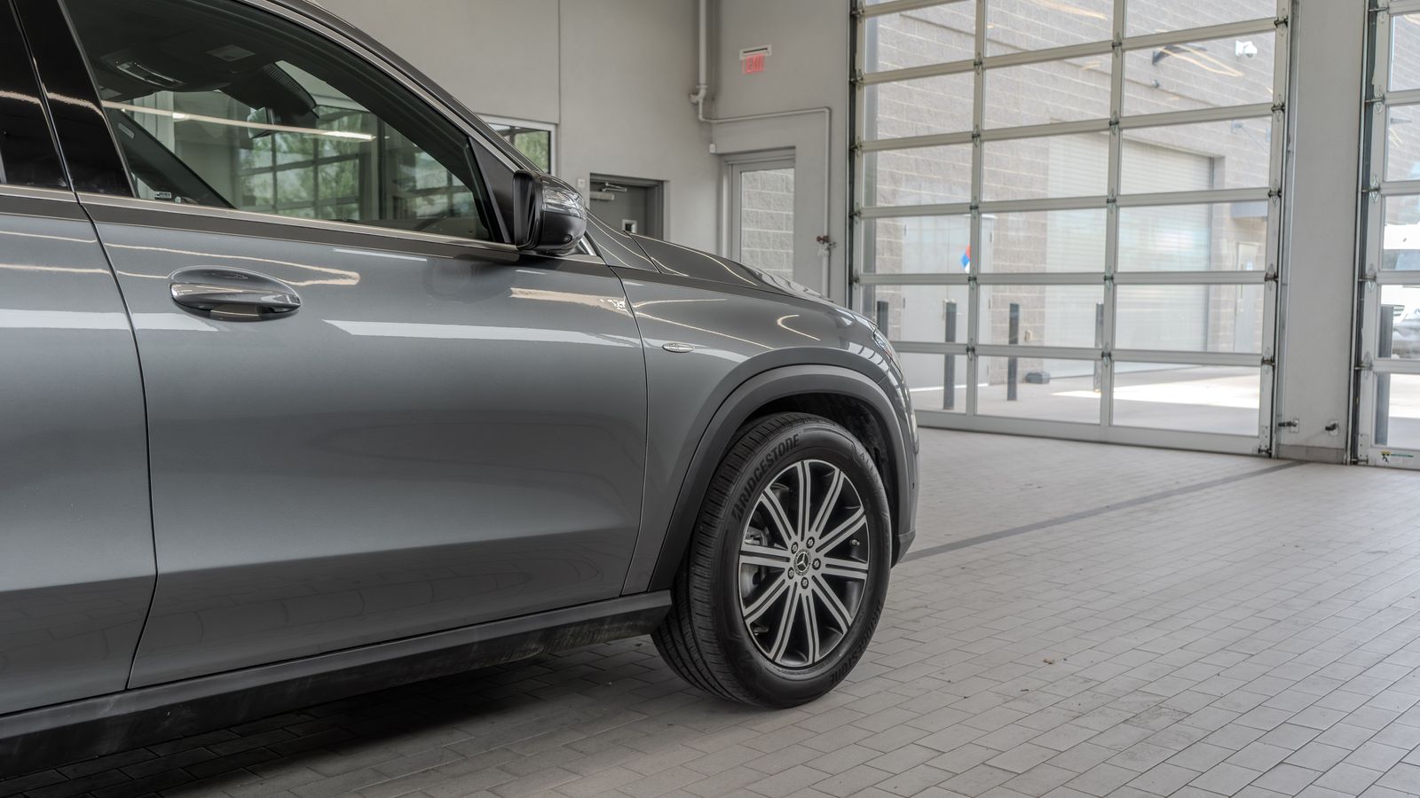 2025 Mercedes-Benz GLE GLE 450e — full photo 30 of 35