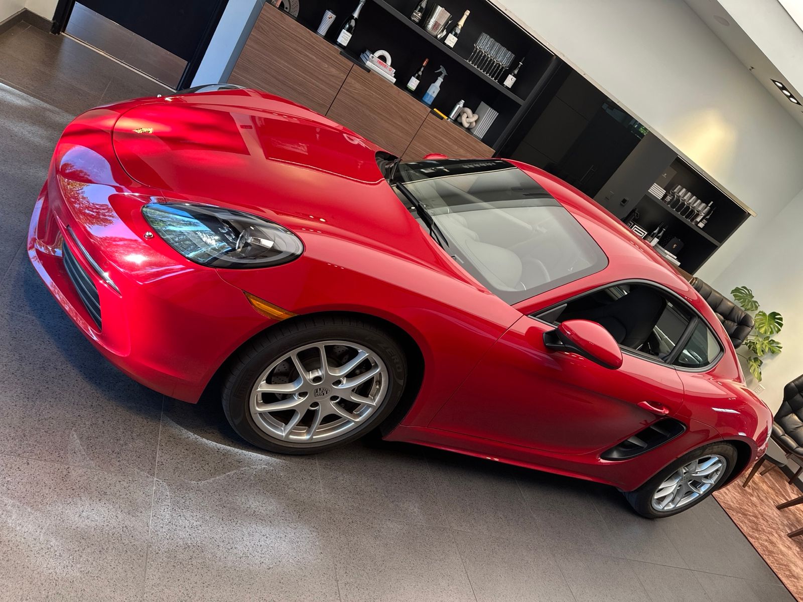 2025 Porsche 718 Cayman — full photo 9 of 10