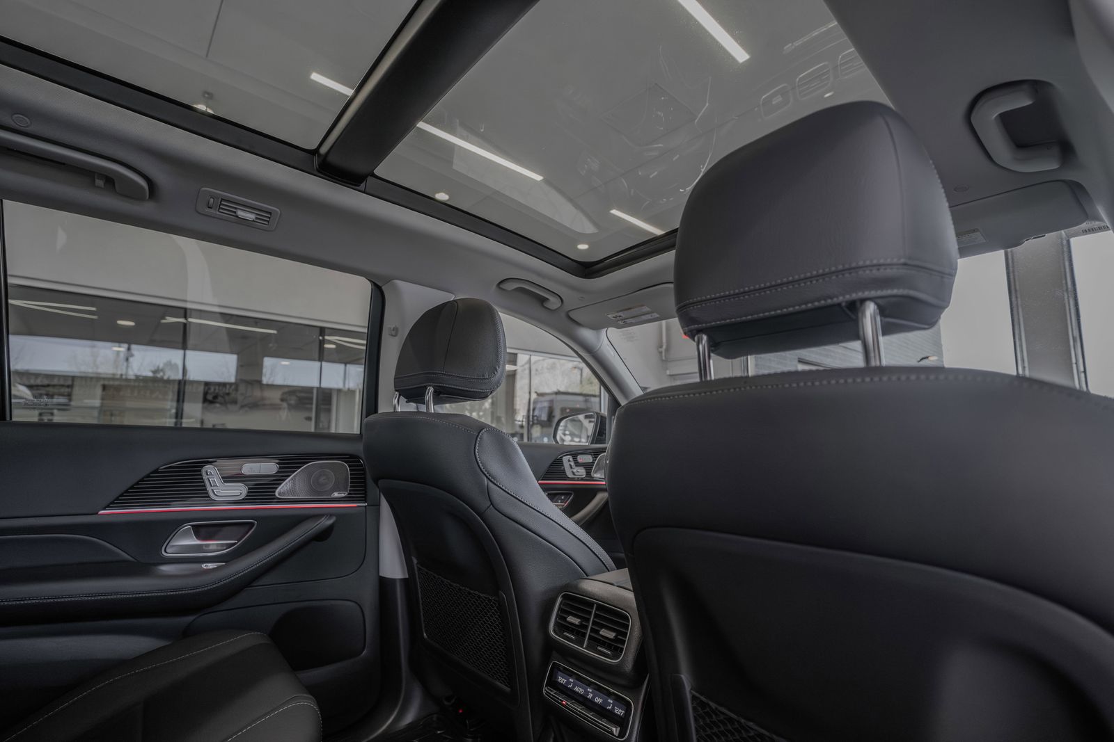 2026 Mercedes-Benz GLS GLS 450 — foto completa 28 de 36
