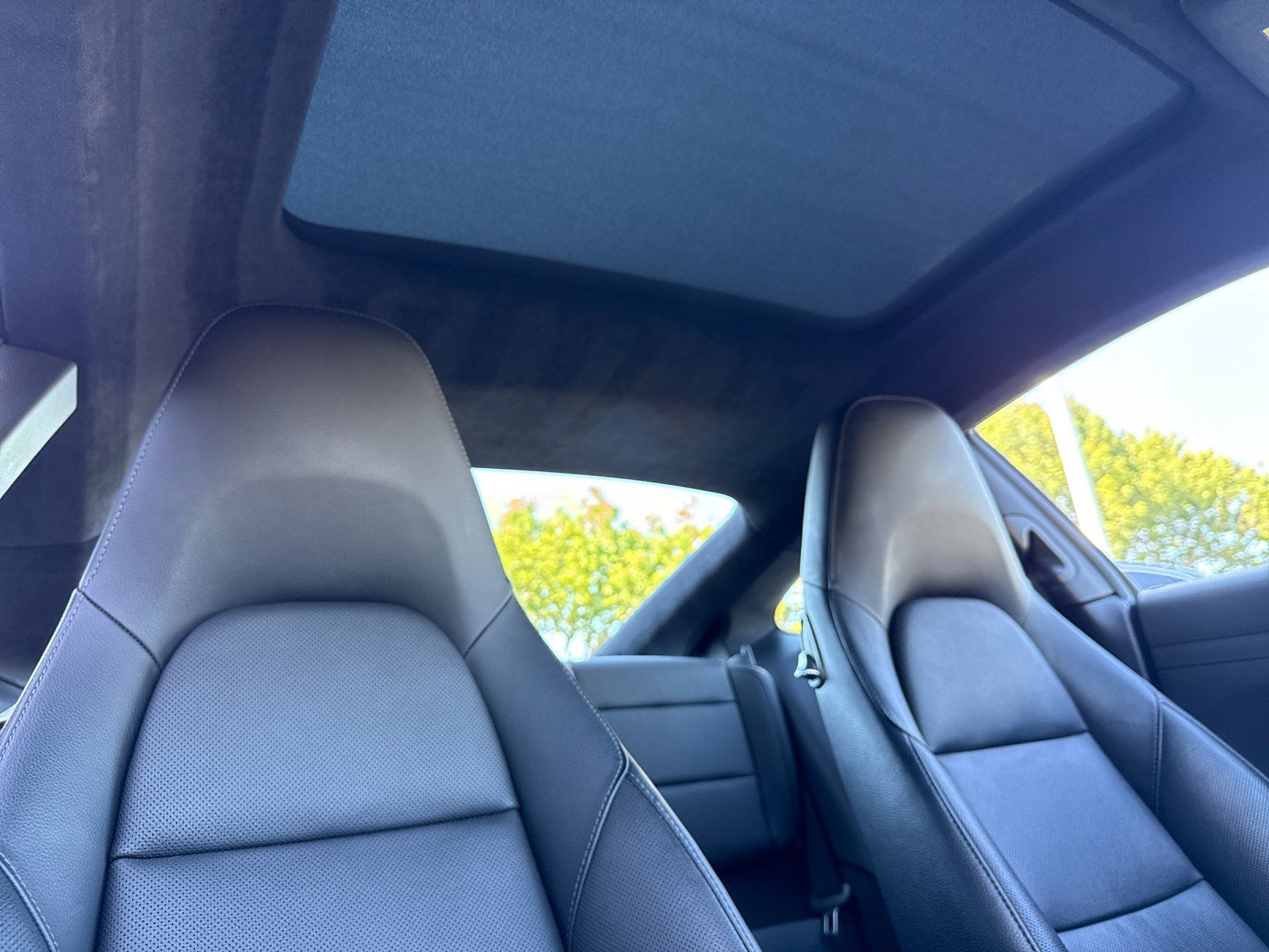 2017 Porsche 911 Carrera — full photo 16 of 28