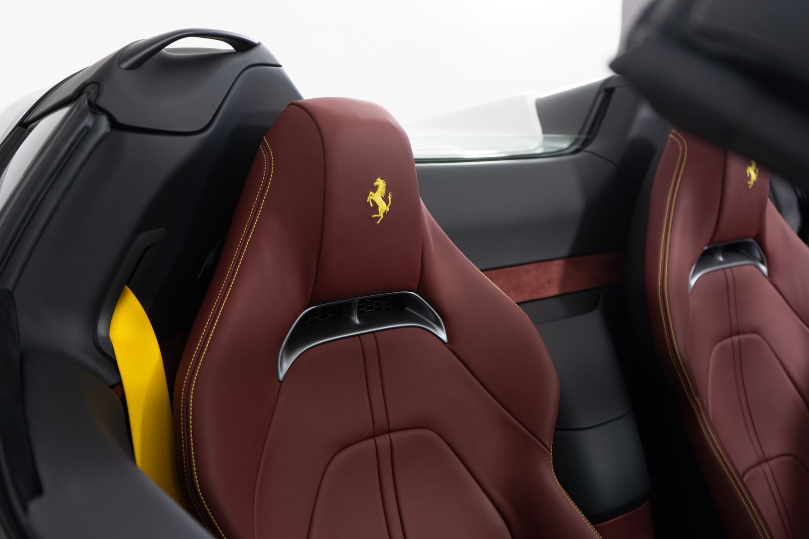 2024 Ferrari SF90 Spider — foto completa 48 de 51