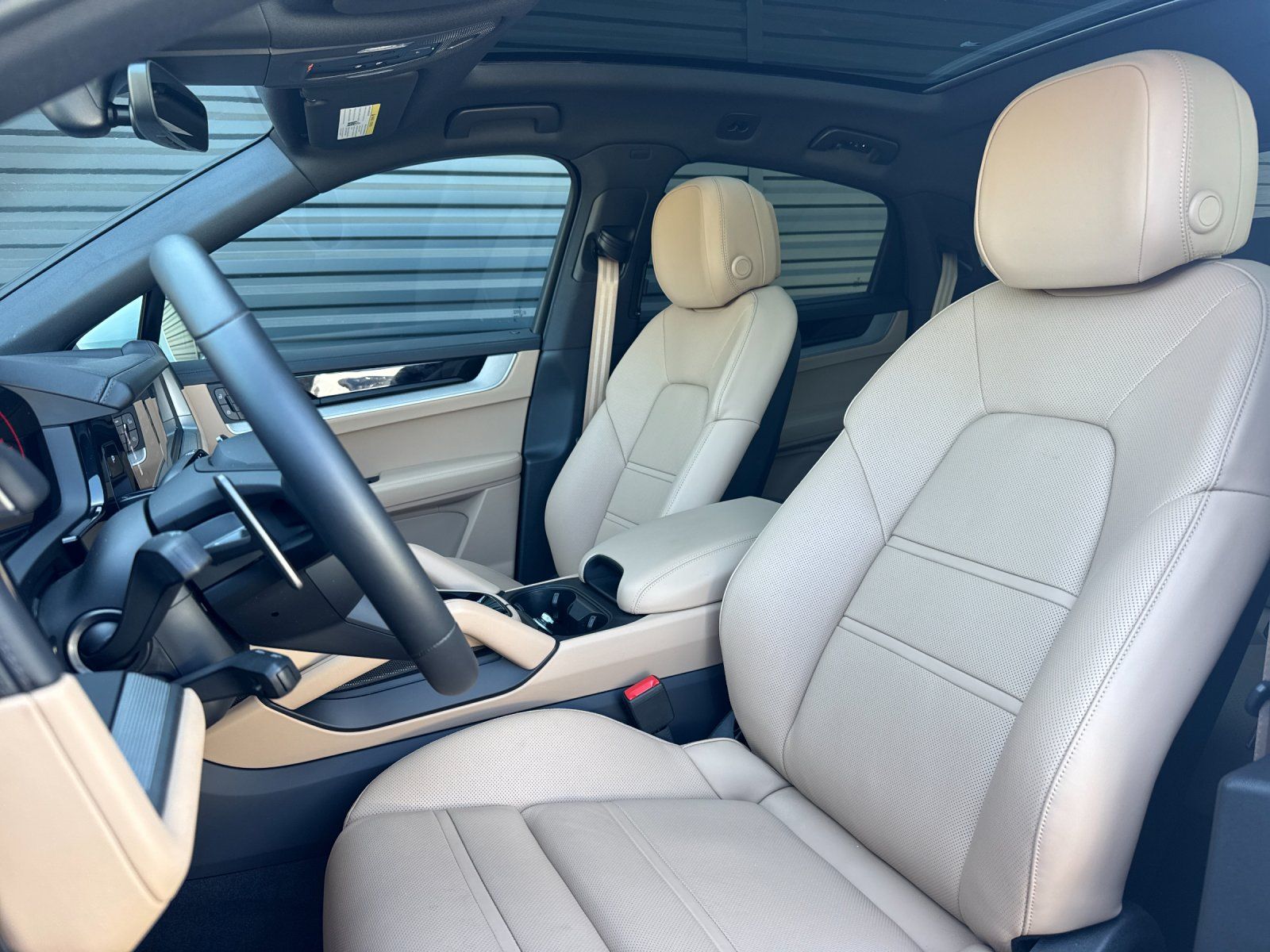 2026 Porsche Cayenne Coupe Base — full photo 5 of 30
