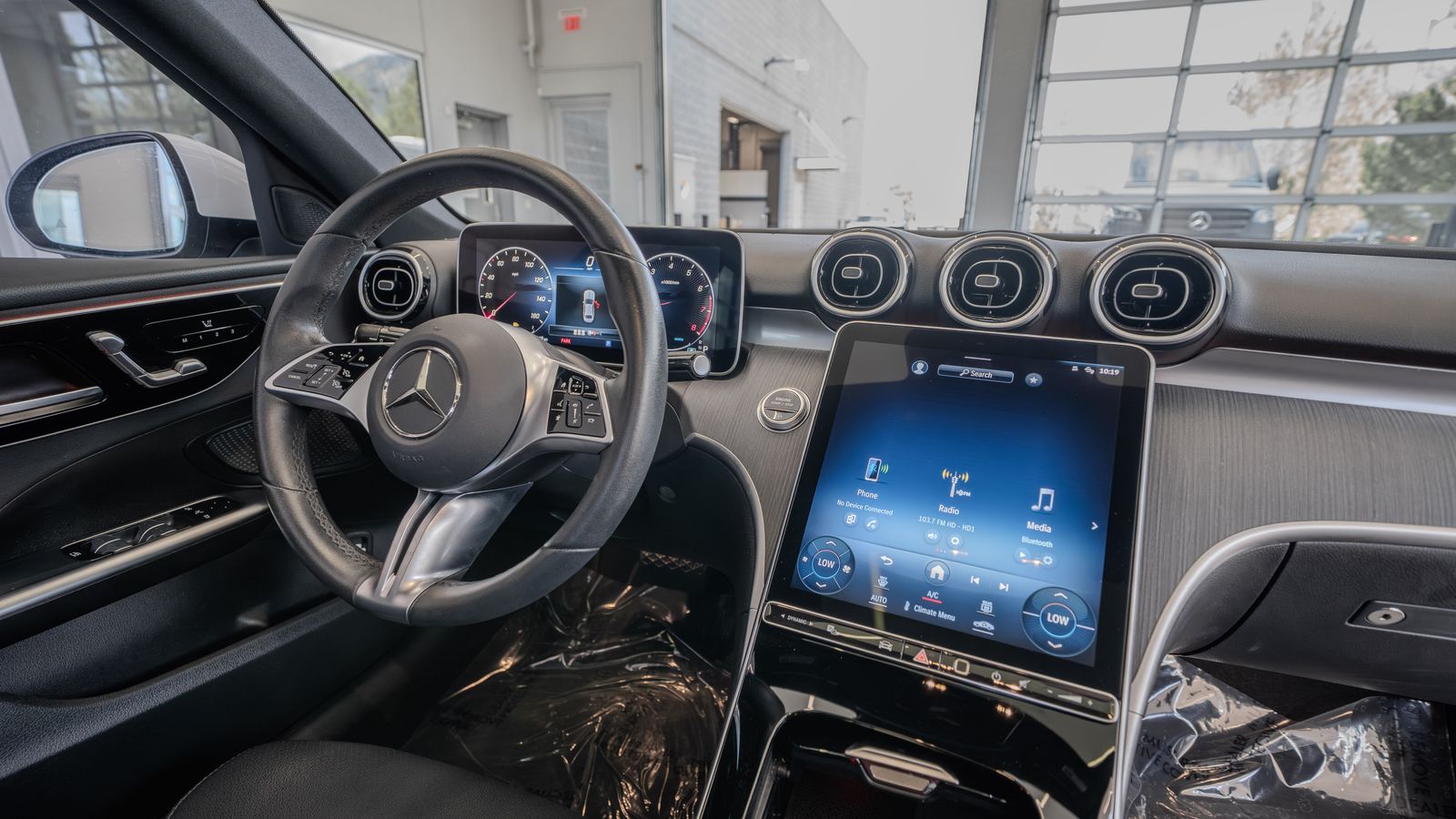 2024 Mercedes-Benz C-Class C 300 — foto completa 19 de 34