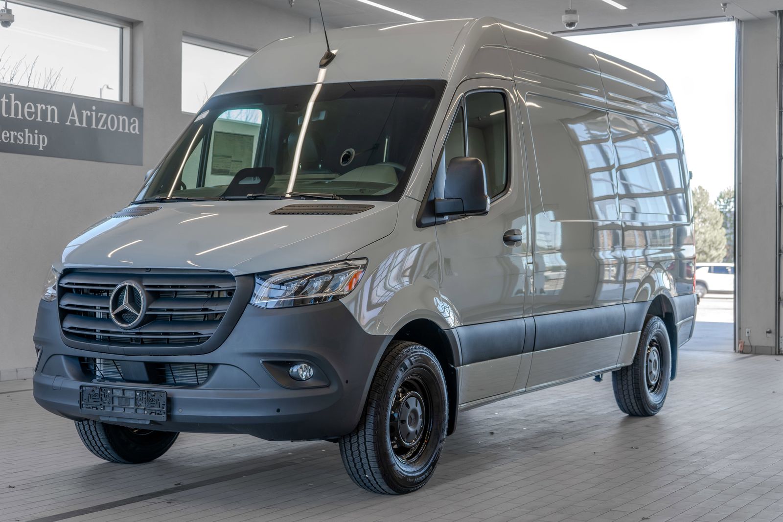 2025 Mercedes-Benz Sprinter 2500 Cargo 144 WB — foto completa 20 de 34