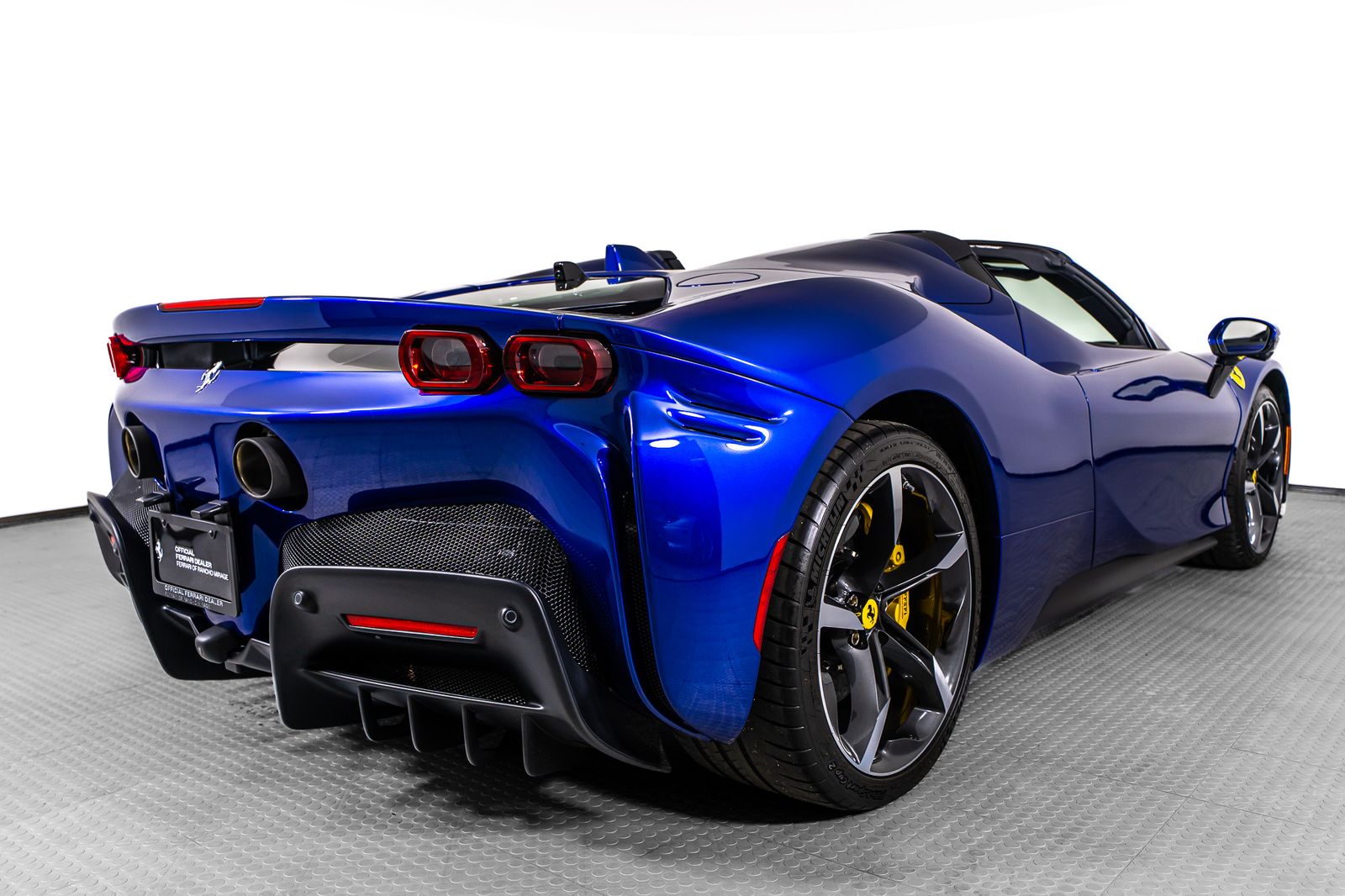 2025 Ferrari SF90 Spider — full photo 6 of 66