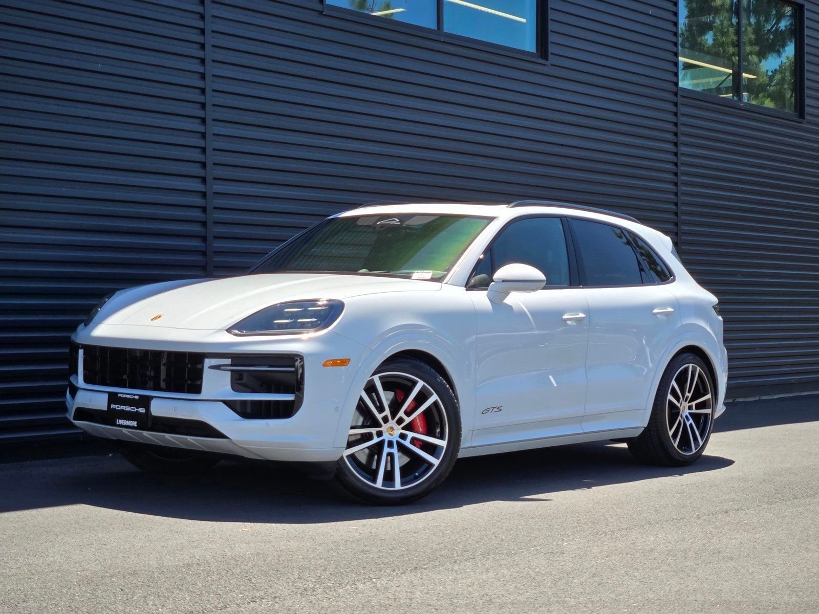 2026 Porsche Cayenne GTS — full photo 1 of 27