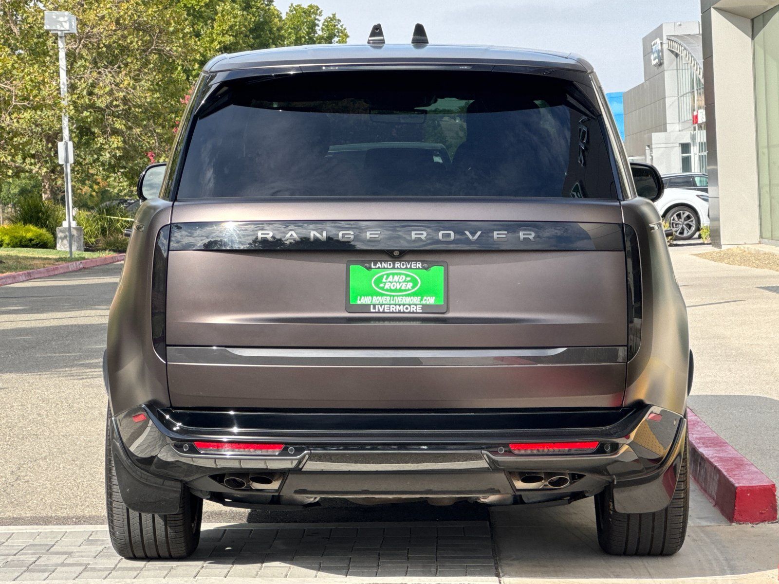 2025 Land Rover Range Rover Autobiography — full photo 5 of 30