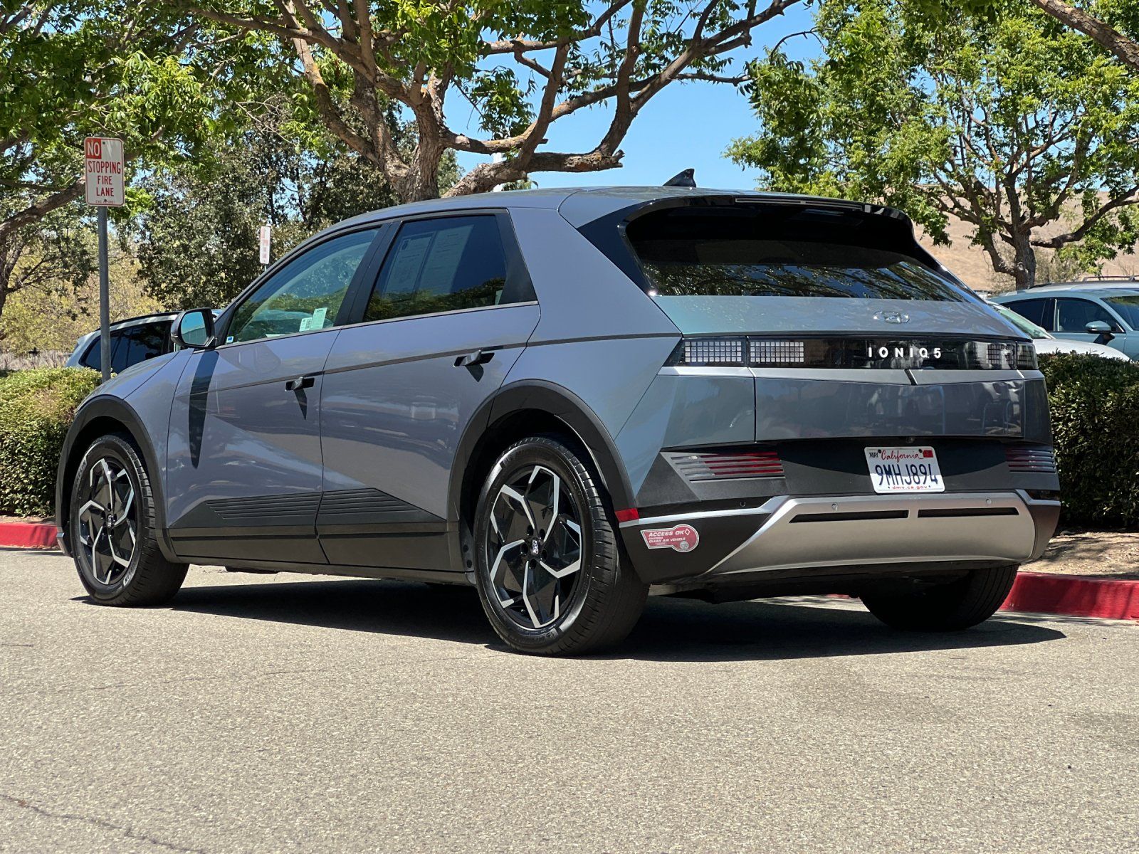 2024 Hyundai IONIQ 5 SEL — full photo 4 of 29