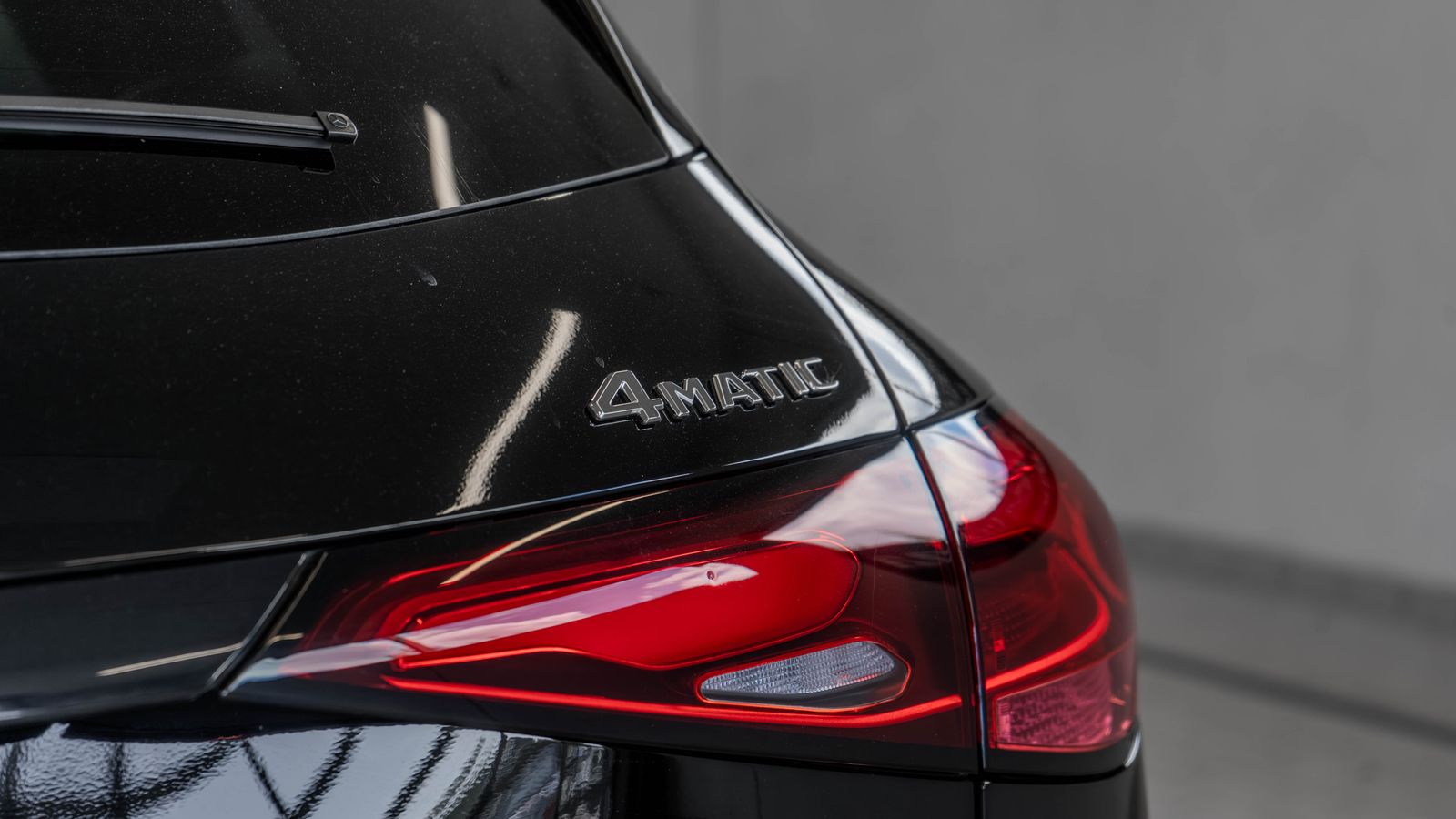 2026 Mercedes-Benz GLC GLC 300 — full photo 24 of 35