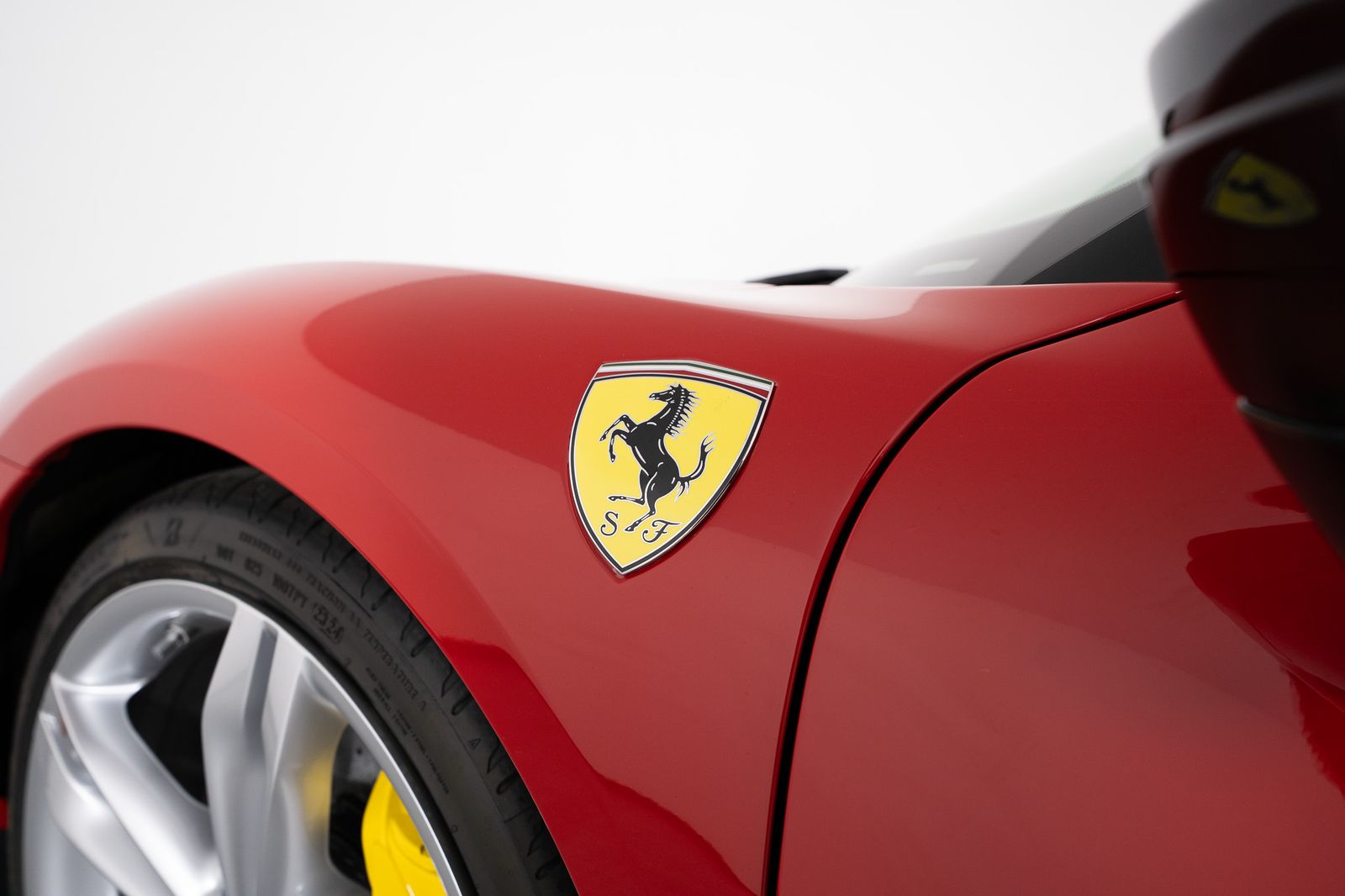 2025 Ferrari 296 GTB — foto completa 16 de 51