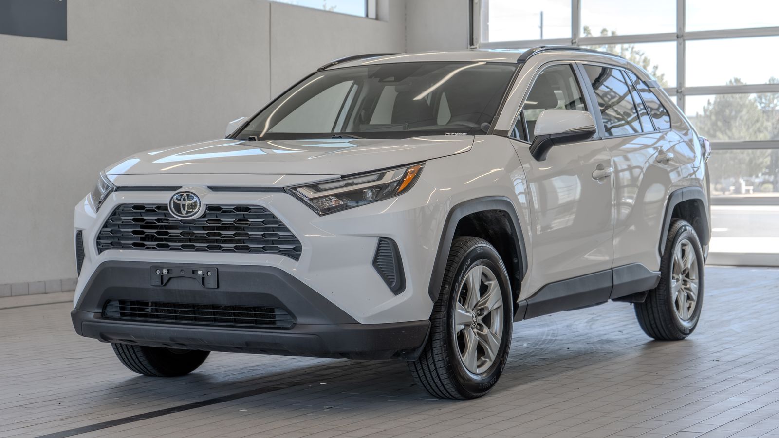 2024 Toyota RAV4 XLE — full photo 25 of 34